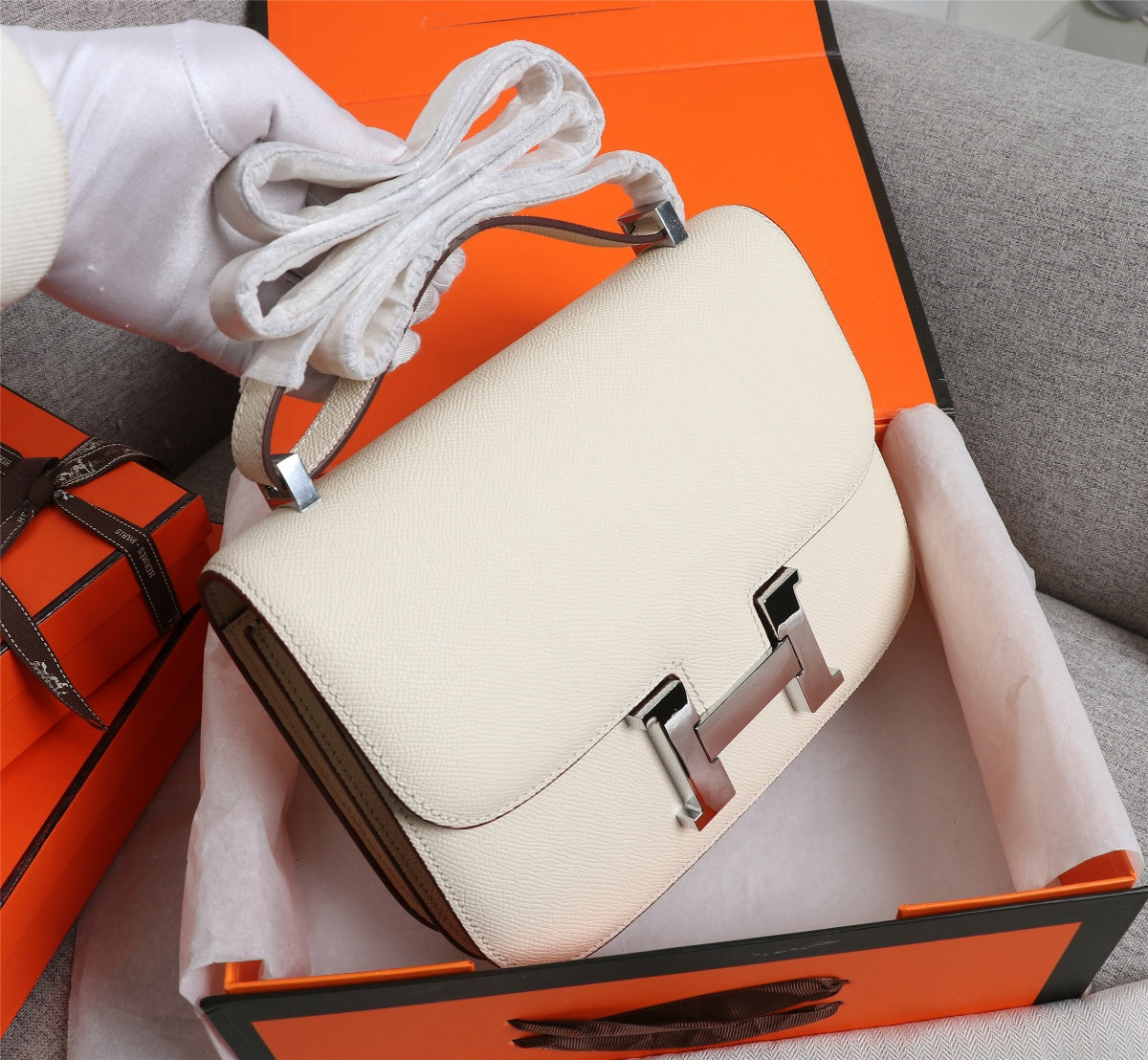HM CONSTANCE BAGS 22 CREAM EPSOM SILVER HARDWARE