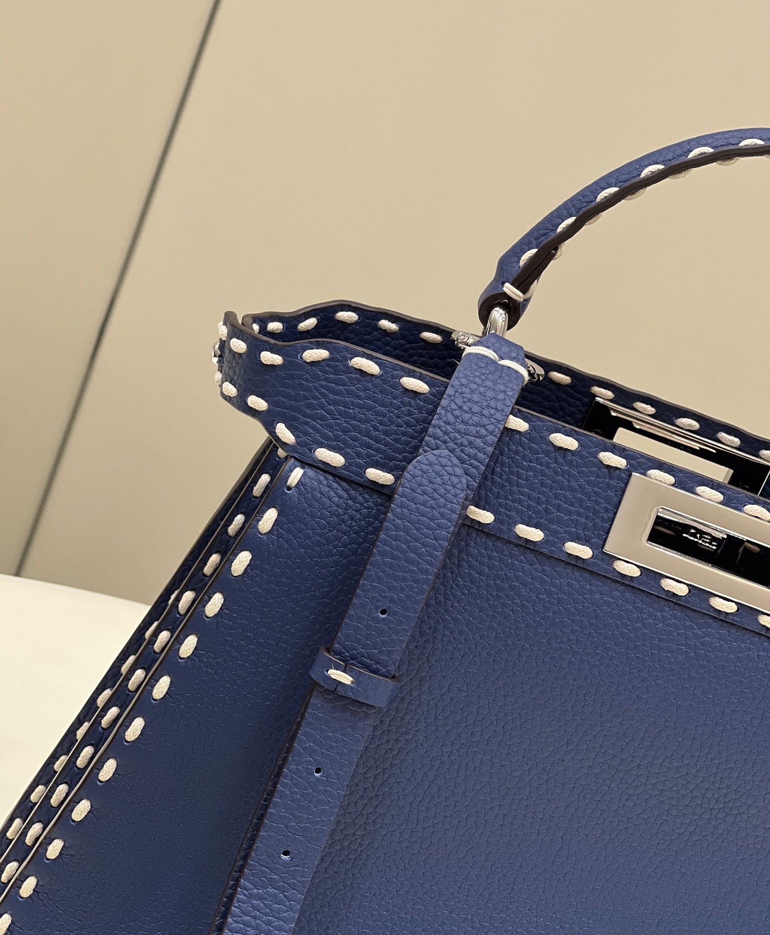 PEEKABOO ISEEU 33 IN NAVY BLUE GRAINED CALFSKIN SILVER HARDWARE