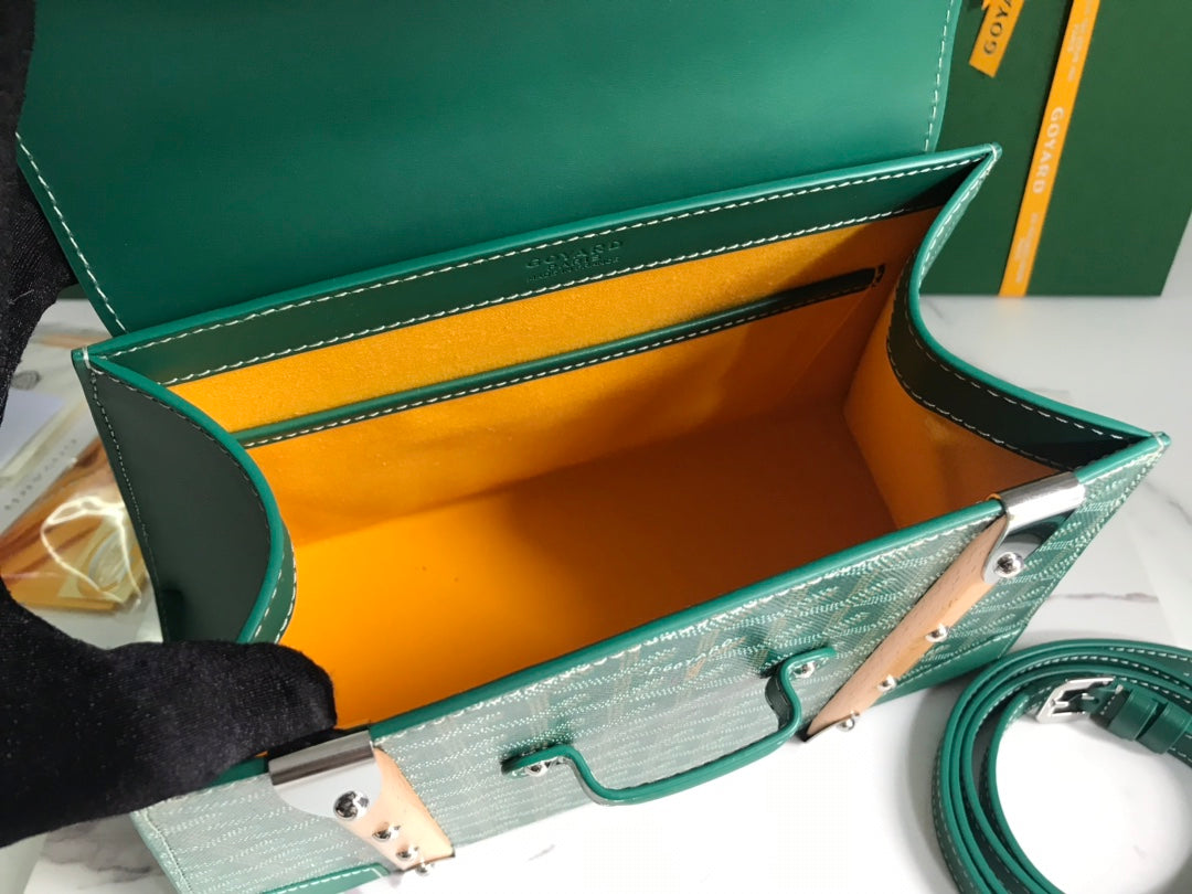 SAÃGON PM BAG 28 IN GREEN GOYARDINE CANVAS AND CALFSKIN