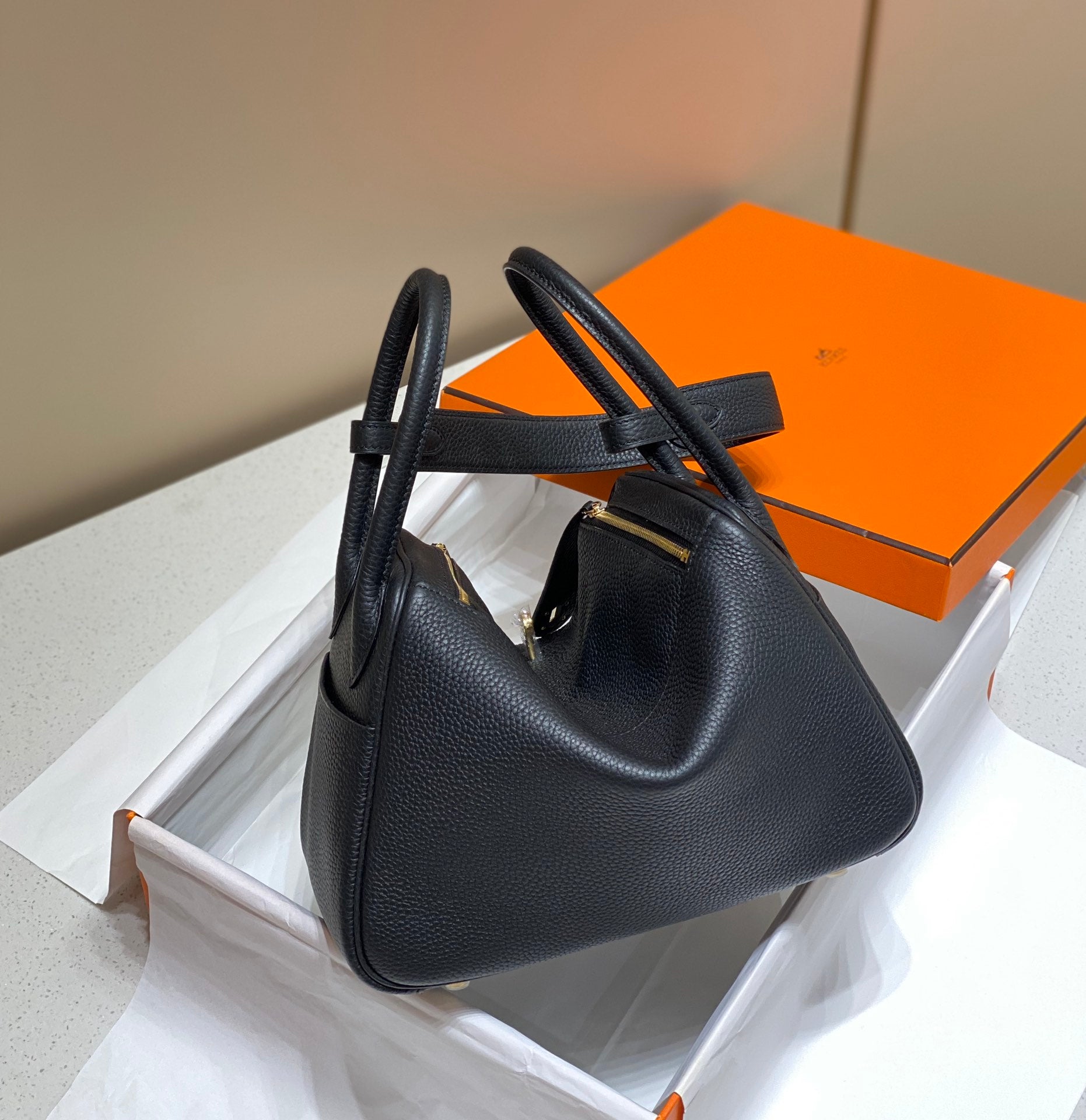 HM LINDY 30 BAG BLACK TAURILLON CLEMENCE LEATHER