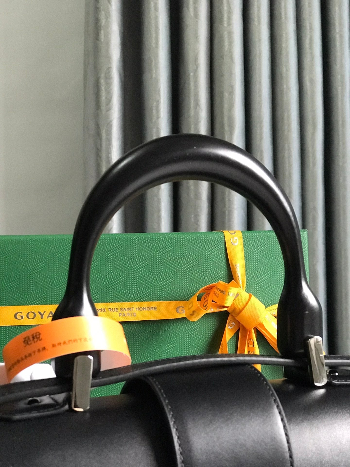 SAÃGON PM BAG 28 IN BLACK GOYARDINE CANVAS AND CALFSKIN