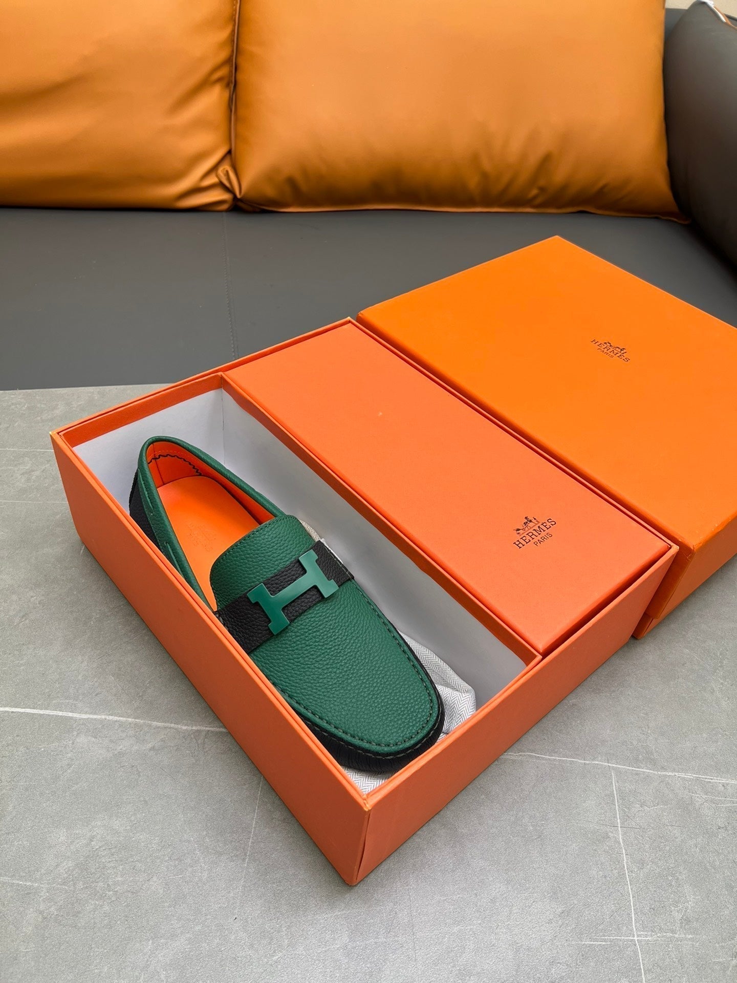 HM H-LOGO LOAFER PINE GREEN AND BLACK CALFSKIN
