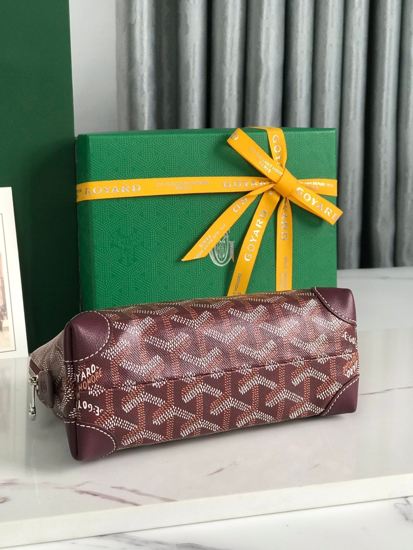 VENDÃ”ME COSMETIC POUCH 17 IN WINE RED GOYARDINE CANVAS AND CALFSKIN TRIM