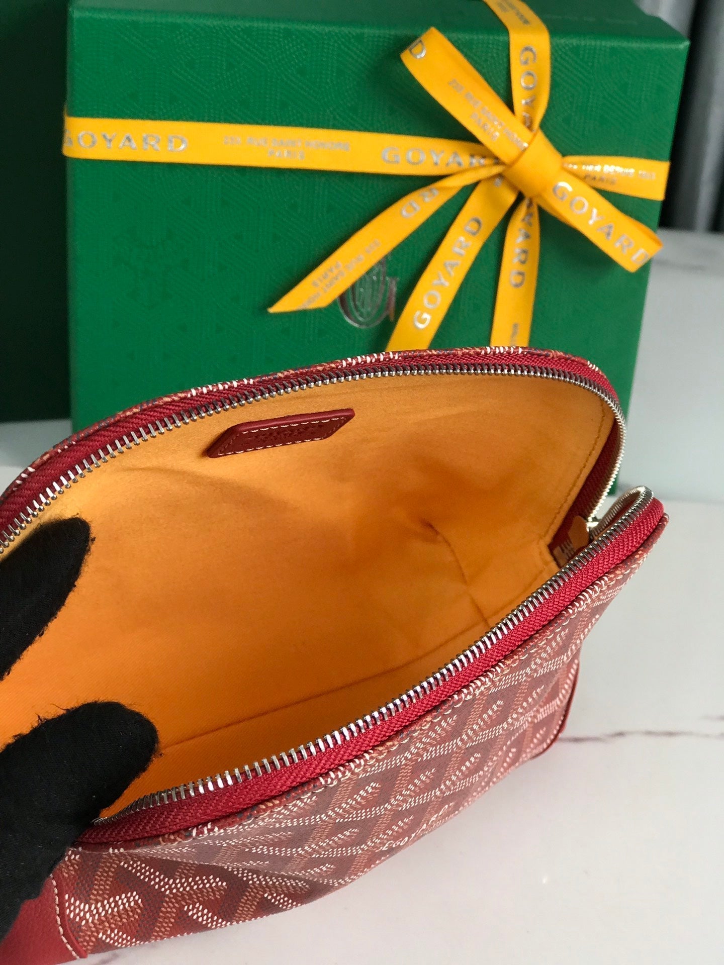 VENDÃ”ME COSMETIC POUCH 17 IN CLASSIC RED GOYARDINE CANVAS AND CALFSKIN TRIM