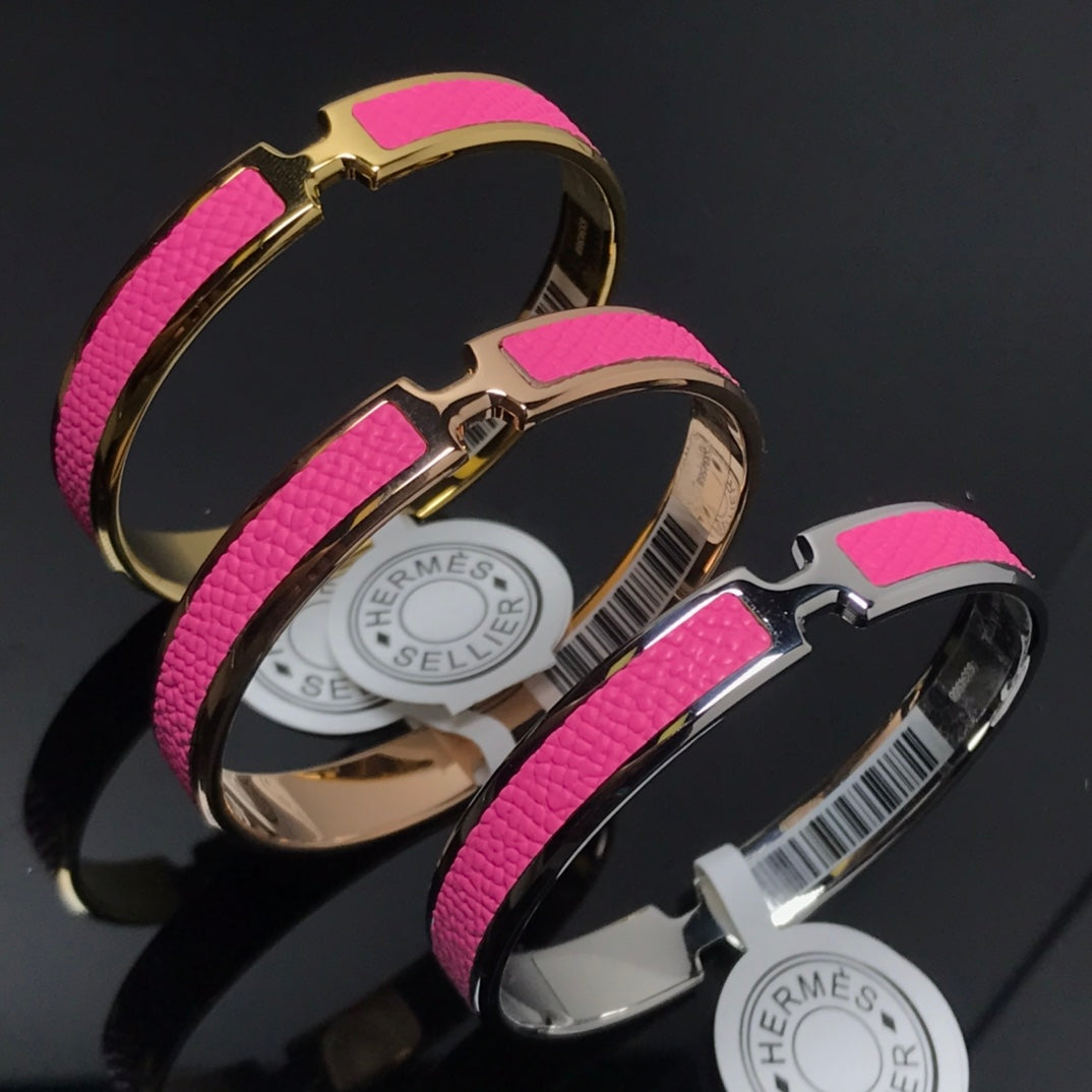 H Pig Nose Pink Bracelet