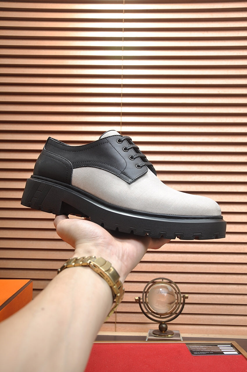 HM DANIEL TRAMPING SHOE BLACK AND CREAM BREATHABLE FABRIC