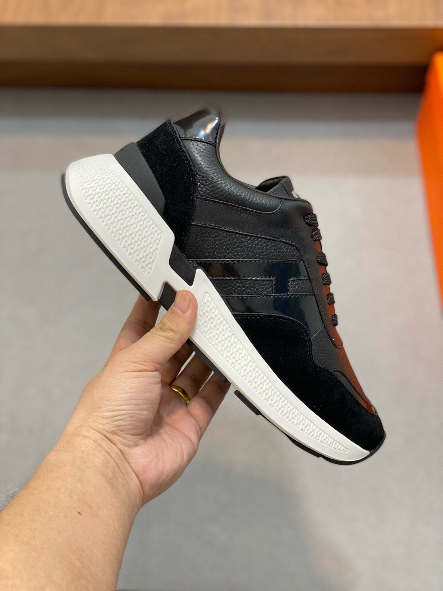 HM HOGAN SNEAKER BLACK CALFSKIN AND SUEDE