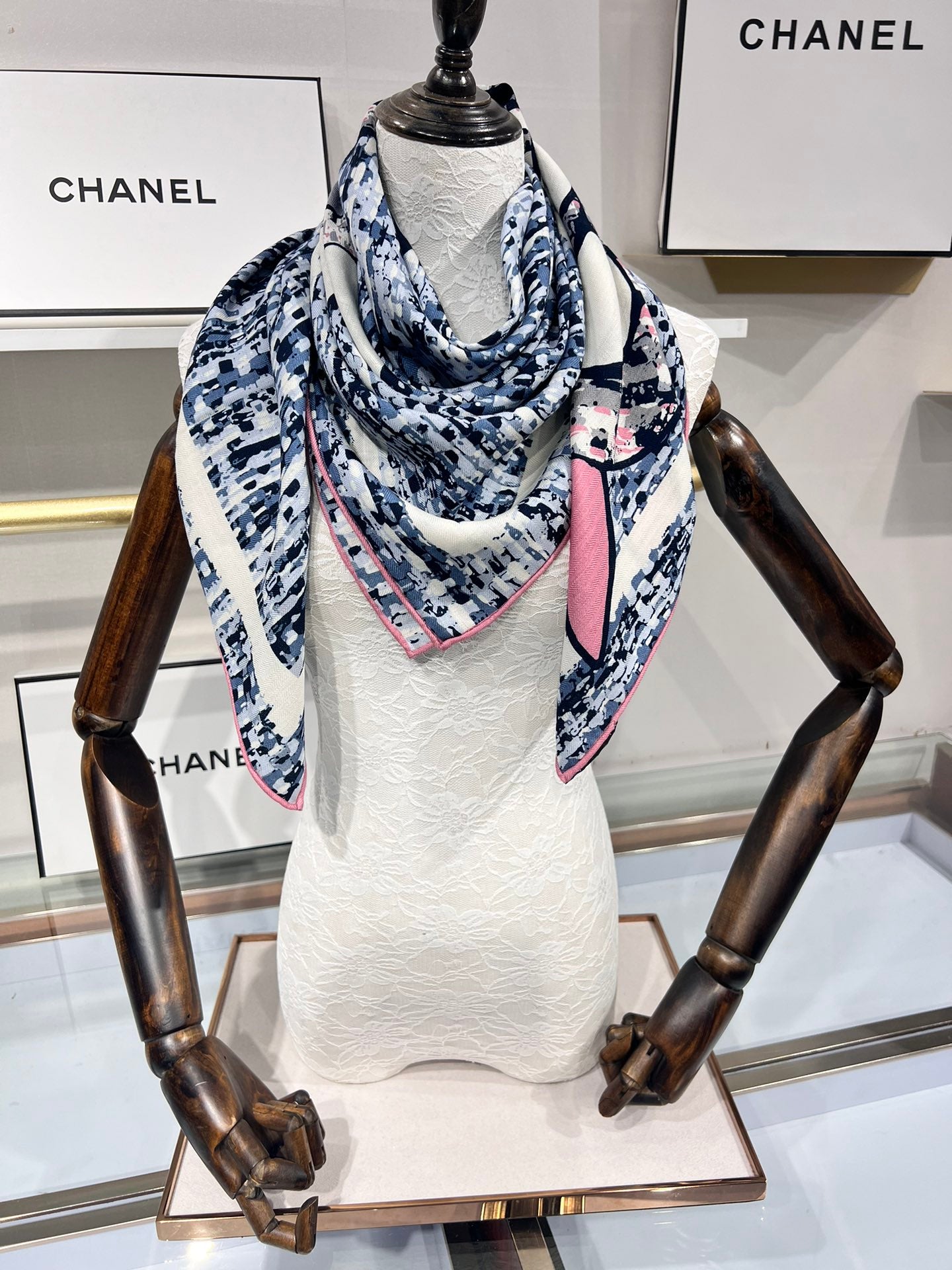 CC Square Scarf 110 CM In Colorful Cashmere Silk  413605