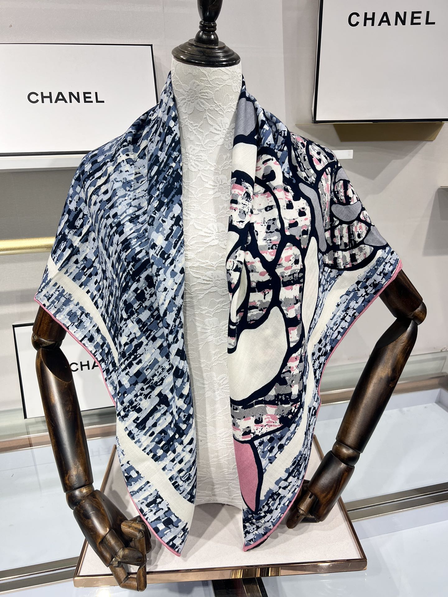 CC Square Scarf 110 CM In Colorful Cashmere Silk  413605
