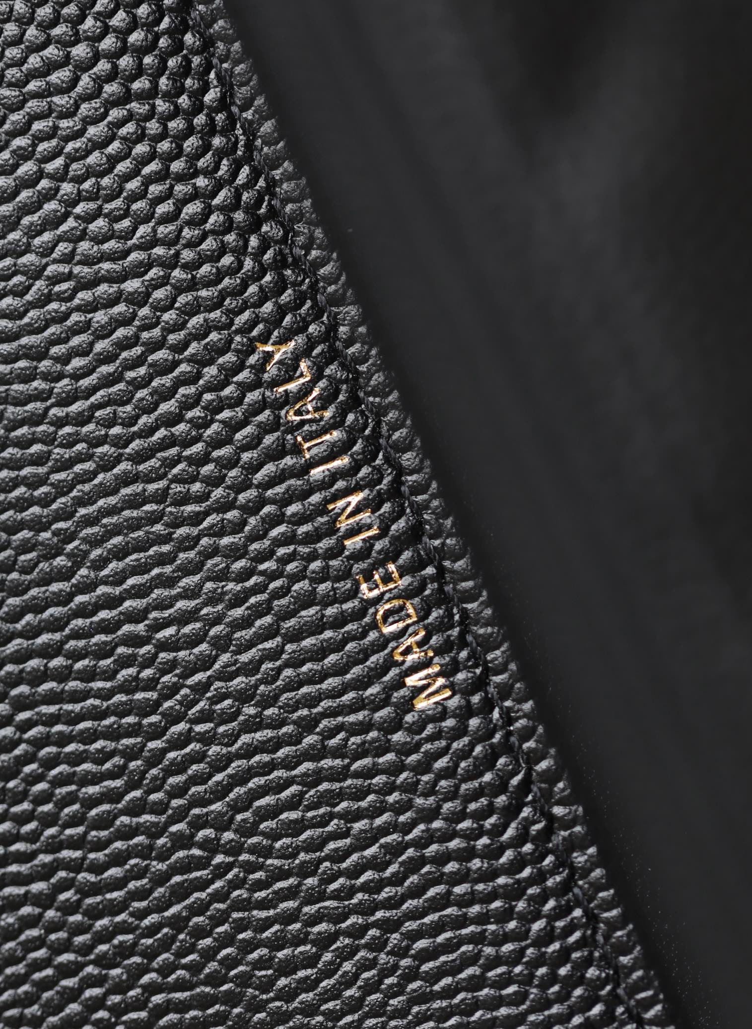 CC 25C Top Handle 18cm Black Grained Calfskin