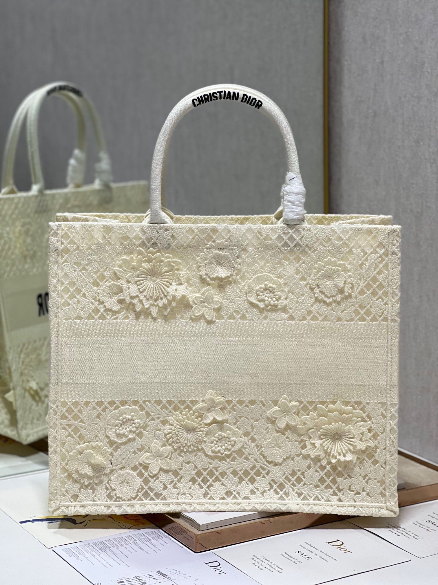 CD Fish Shreds White Book Tote 42cm Bag Canvas 336594