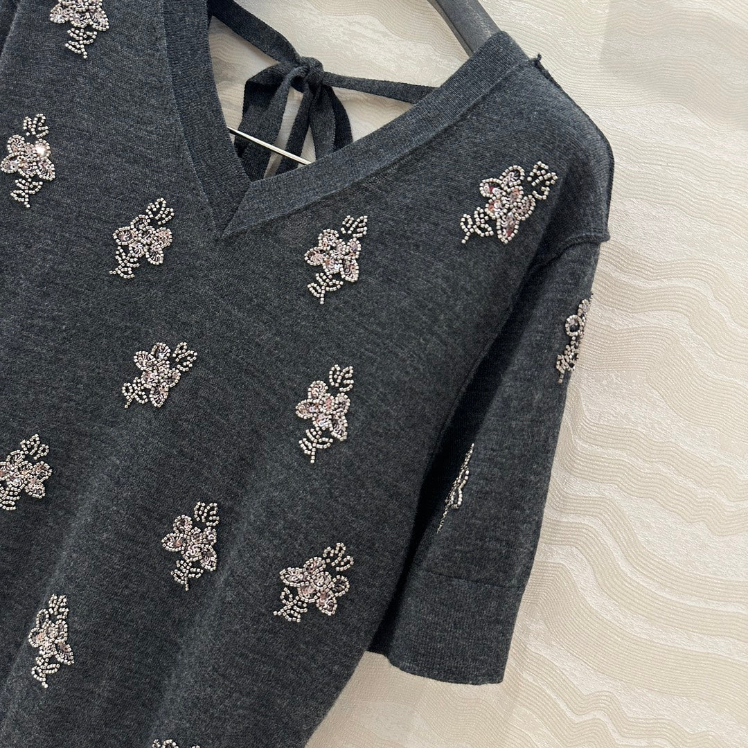 Fendi Beaded Flower V-neck Knitted Small Top Black Gray Wool