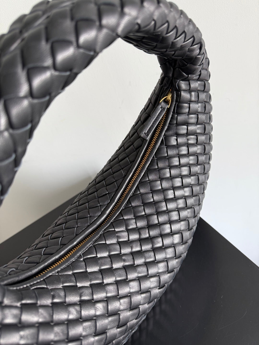 BV 2026 Veneta Medium Bag Black Lambskin