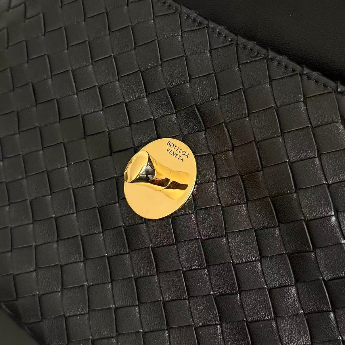 Bottega Veneta 2026 Madison Intrecciato Bag 27cm Black Leather