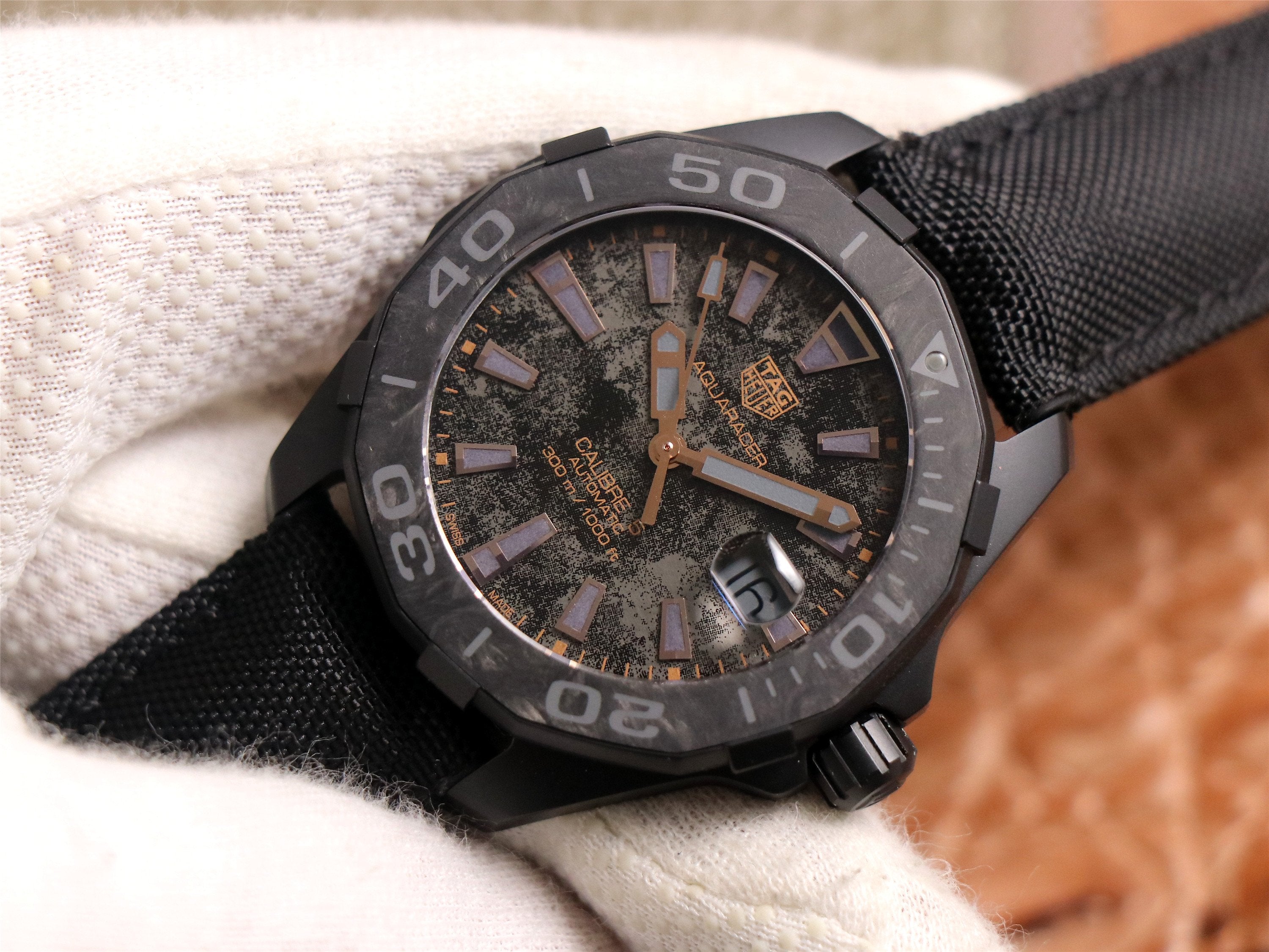 AQUARACER 41MM CARBON BRONZE GREY DIAL