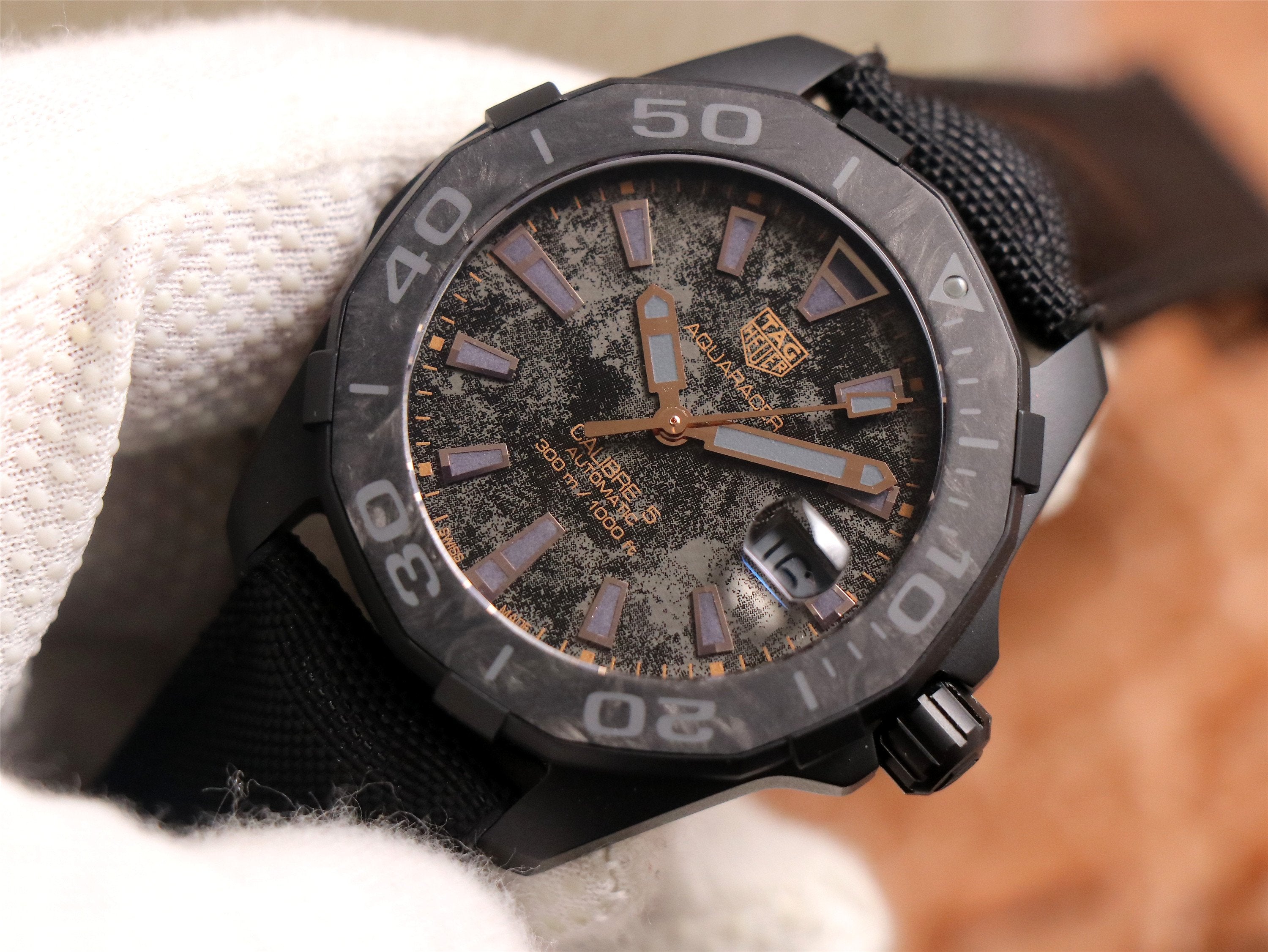 AQUARACER 41MM CARBON BRONZE GREY DIAL