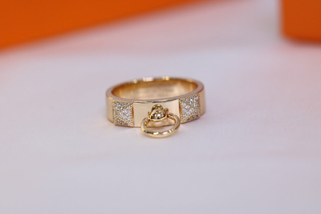 HM RING DIAMOND BRACELET