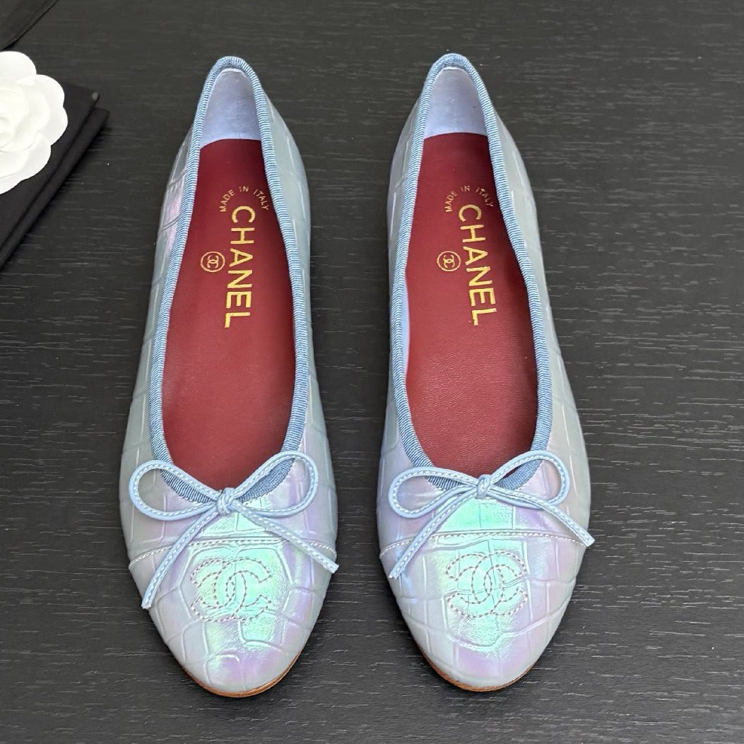 Chanel 2026 Two-Tone Shoe Cowhide 168113