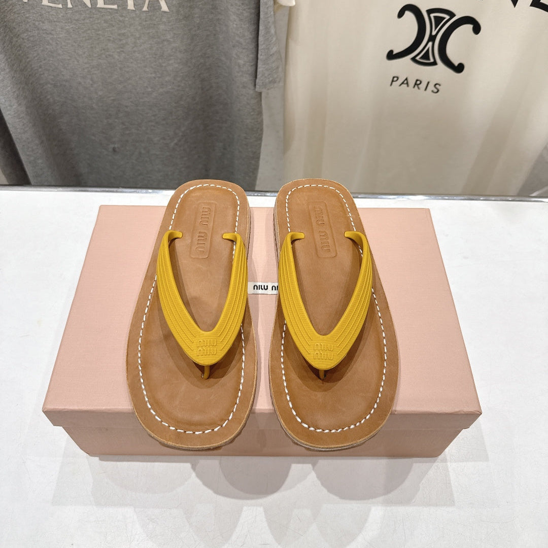 Miumiu 26ss Thong Sandals Suede Cowhide 713100