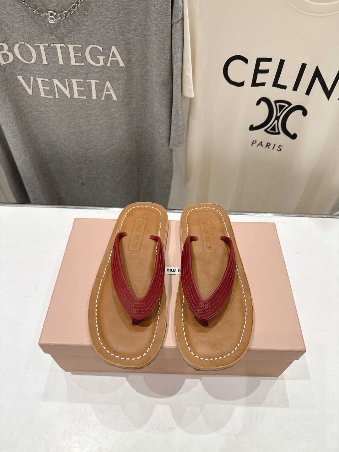 Miumiu 26ss Thong Sandals Suede Cowhide 713100