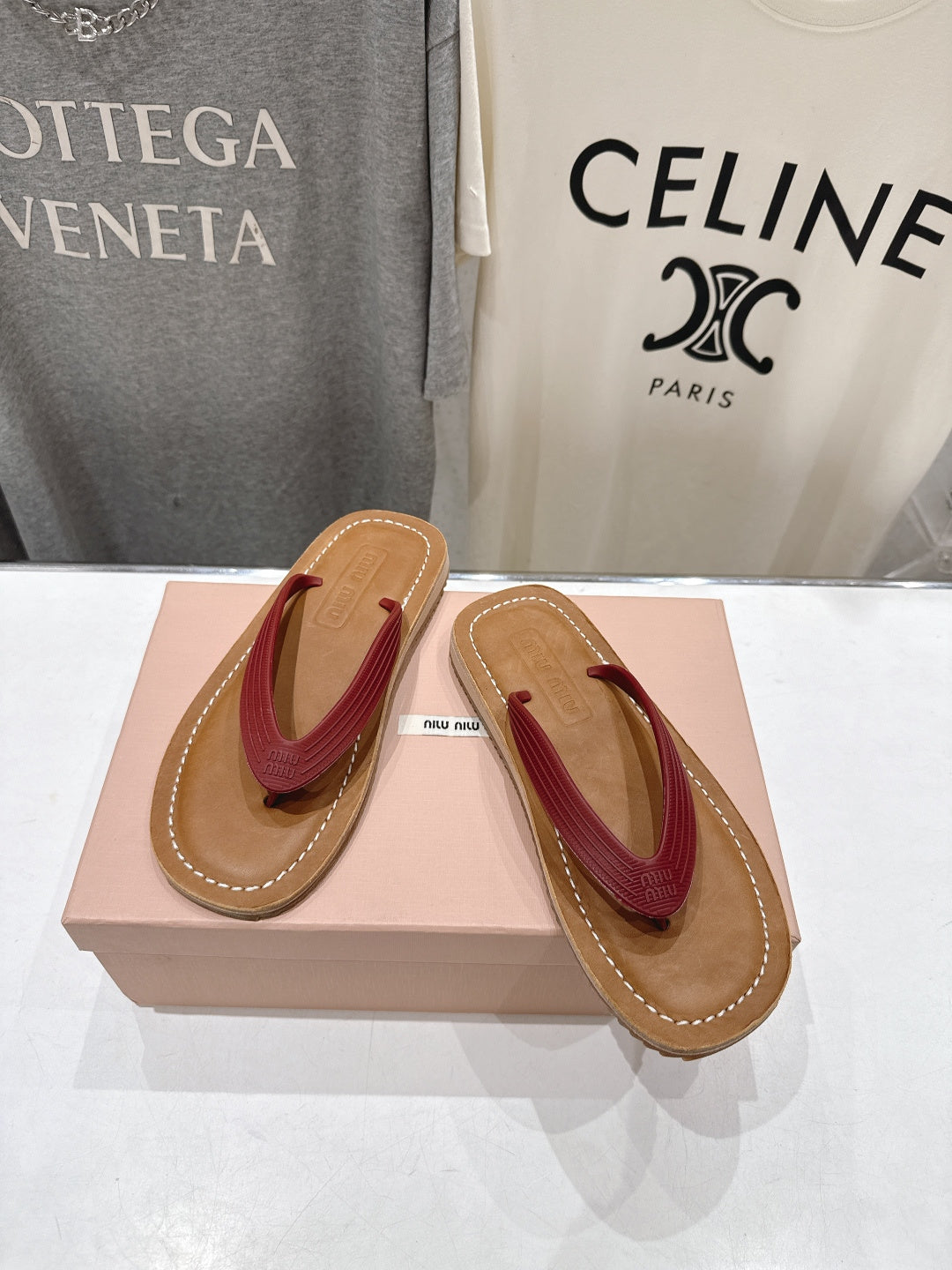 Miumiu 26ss Thong Sandals Suede Cowhide 713100