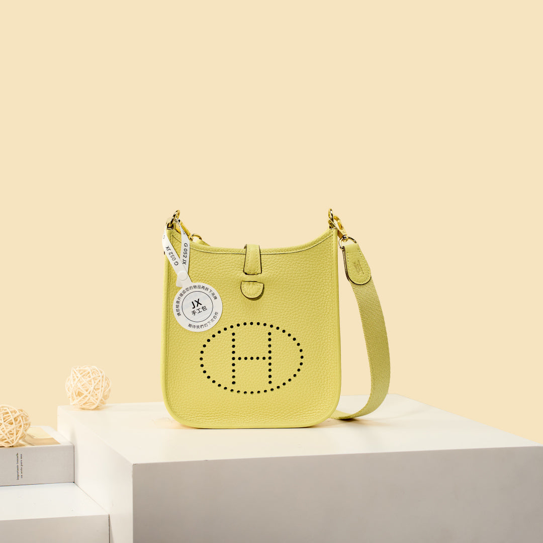 High-end Hermes 2026 Evelyne Bag 17cm Taurillon Clemence Leather 3