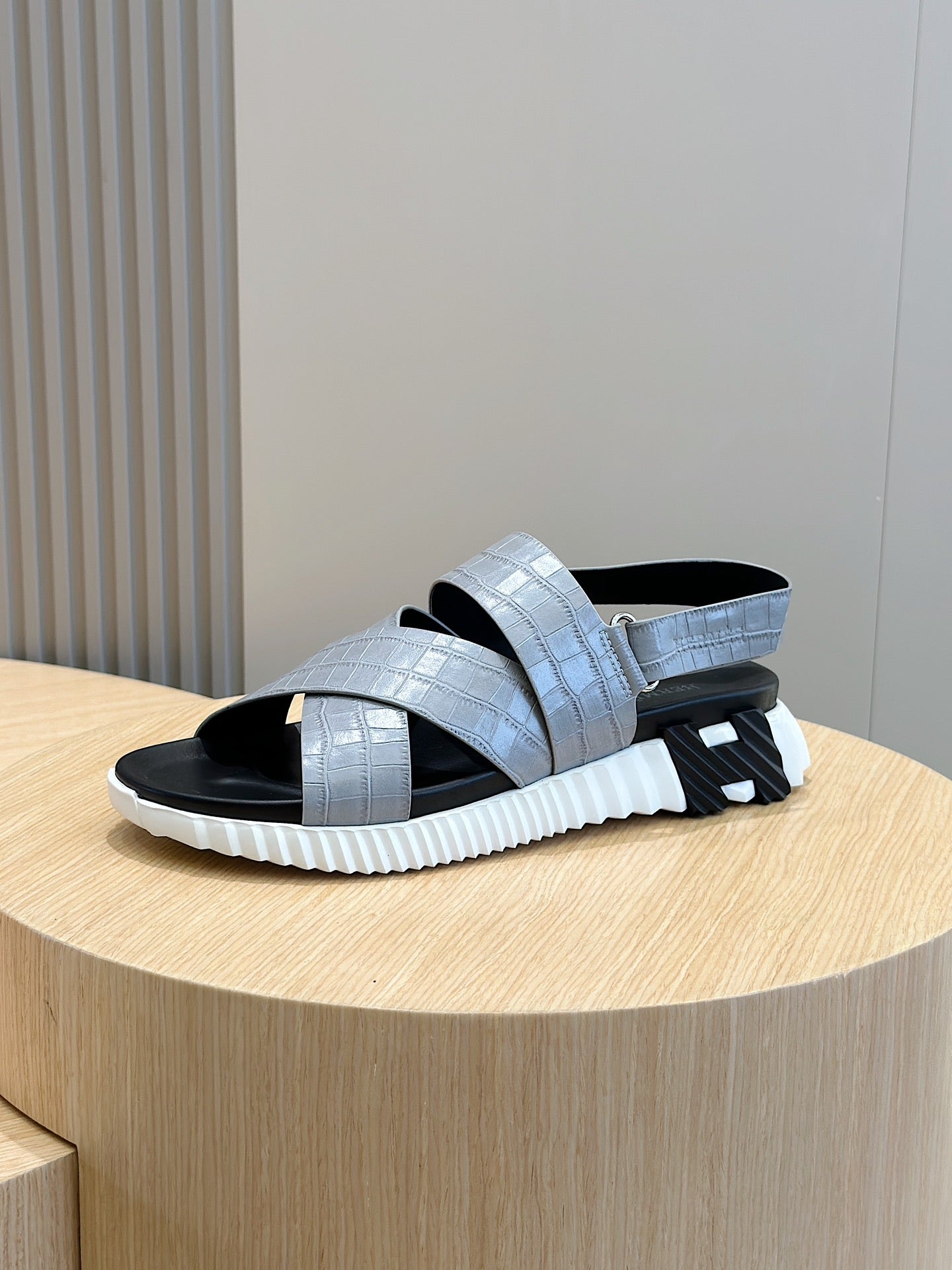 HM Men's Electric Sandals Calfskin 547746