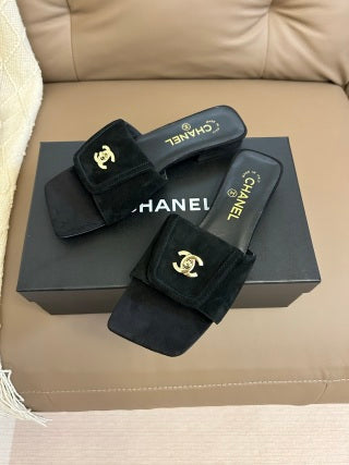 Chanel 2026 Mules Gold-Toned CC Logo Suede Leather 779274