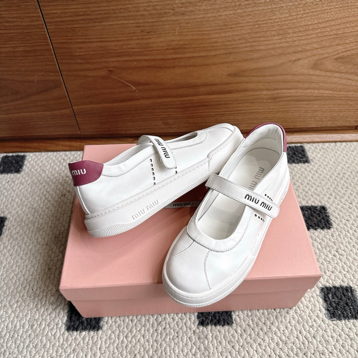Miumiu 2026 Velcro Flat Sneakers Leather 924596