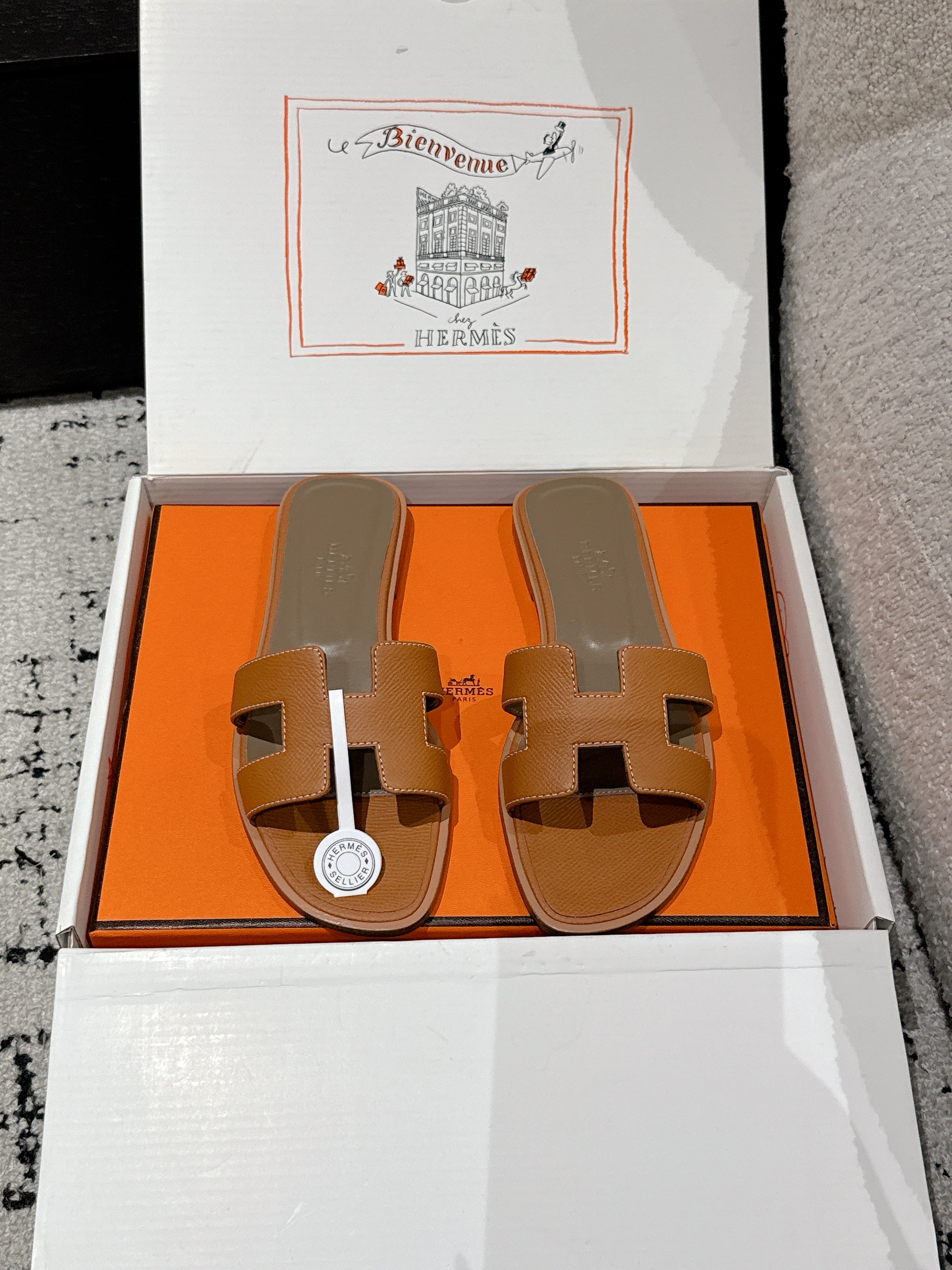 HM 25 Oran Sandal Gold Epsom Etoupe Calfskin