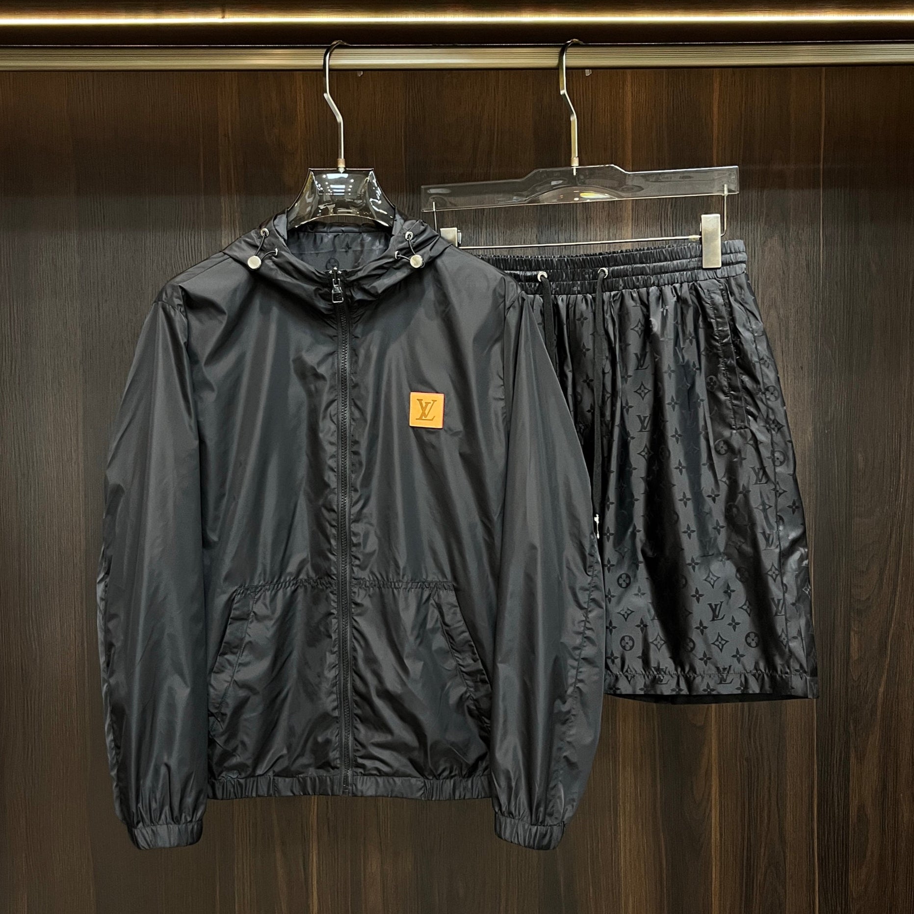 LV SET JACKET AND PANTS BLACK 239591