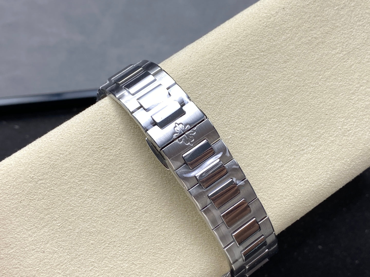PATEK Nautilus 35.2mm Silver Blue Diamond