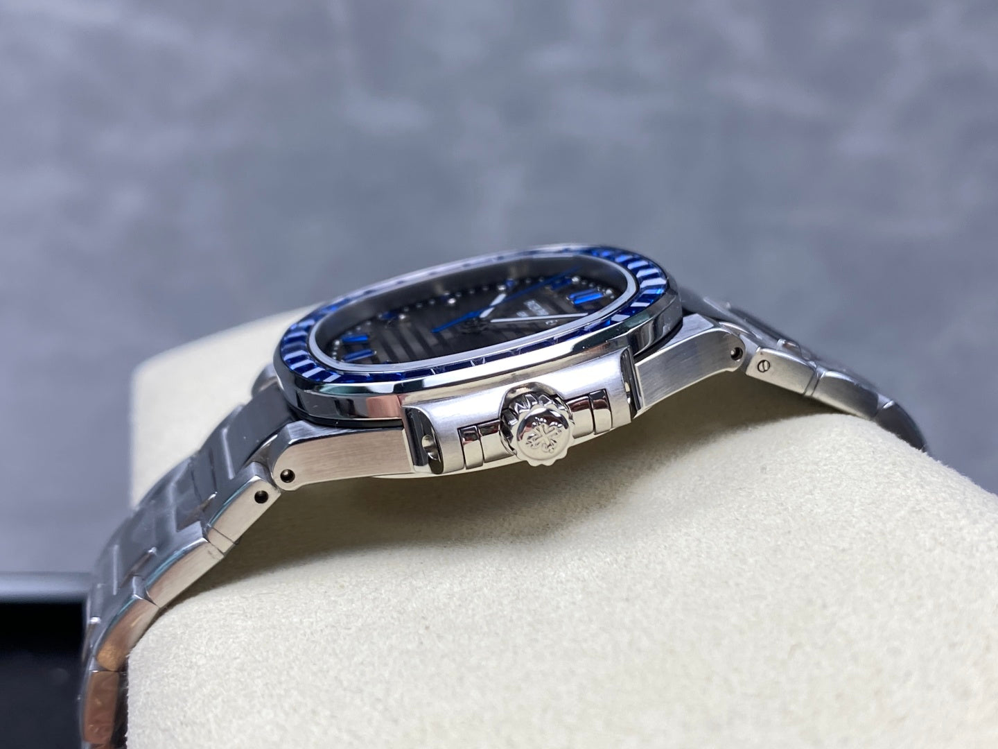 PATEK Nautilus 35.2mm Silver Black Dial