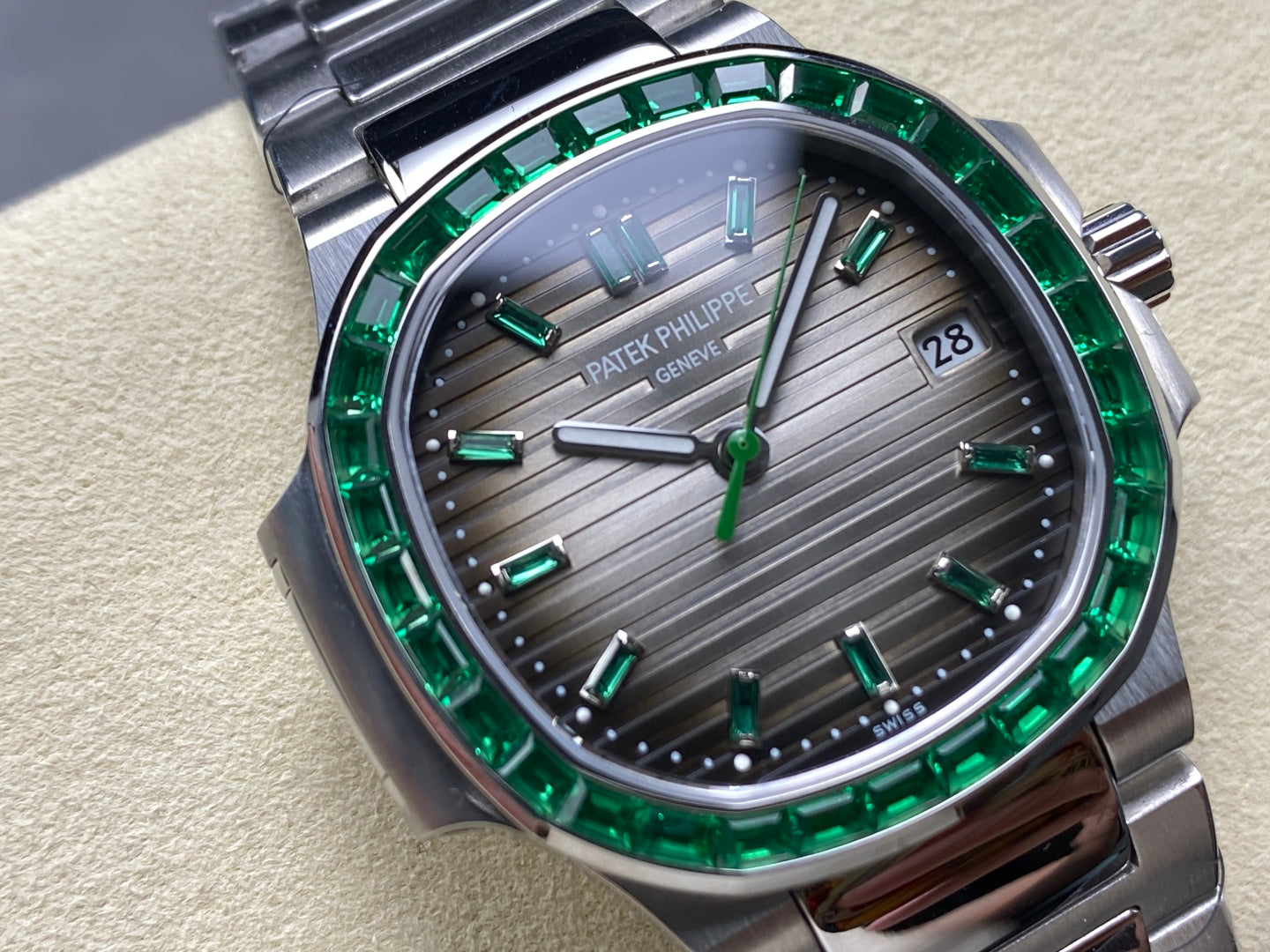 PATEK Nautilus 35.2mm Silver Green Black Dial
