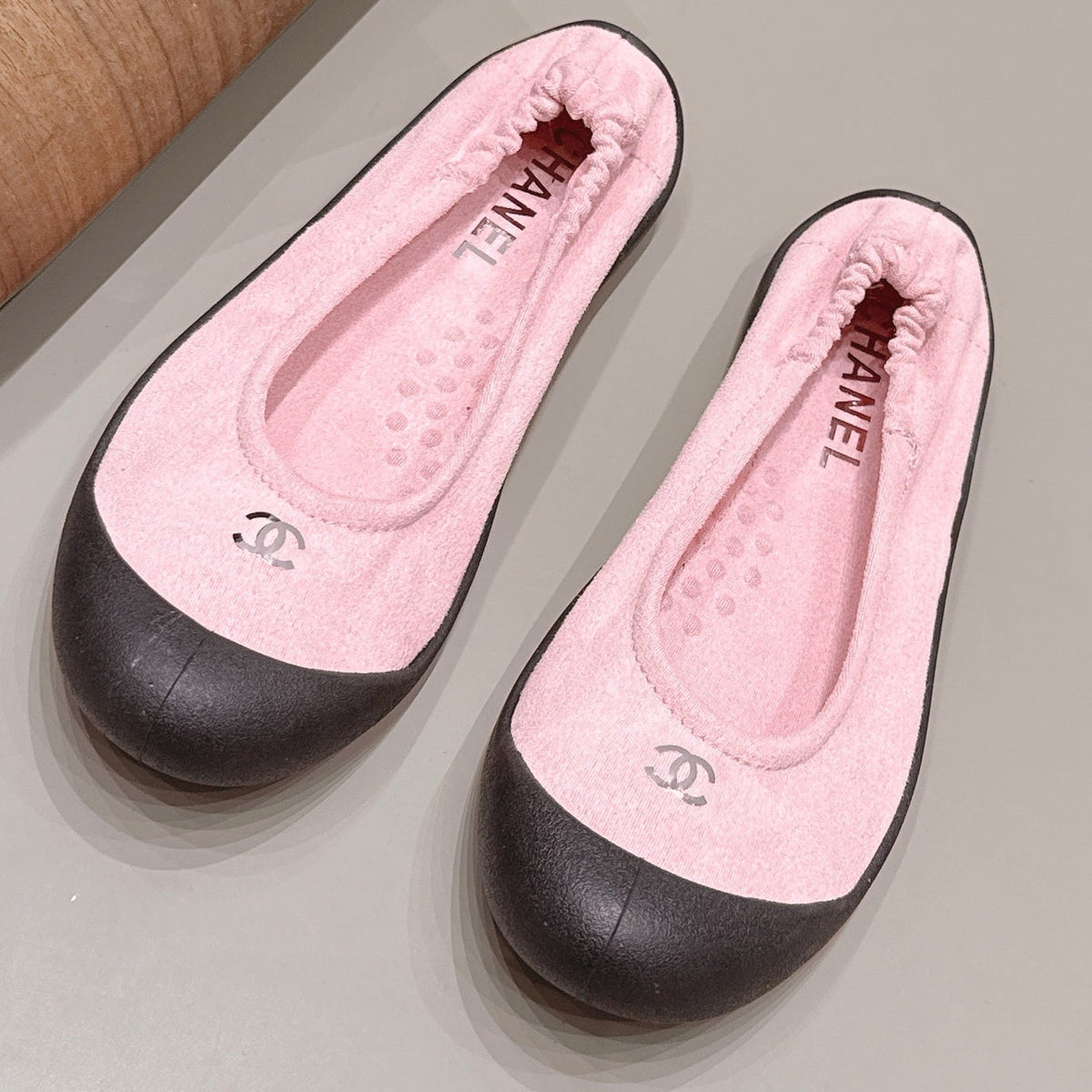 Chanel 2026 Round-Toe Wrinkled Ballet Flat Suede 976100