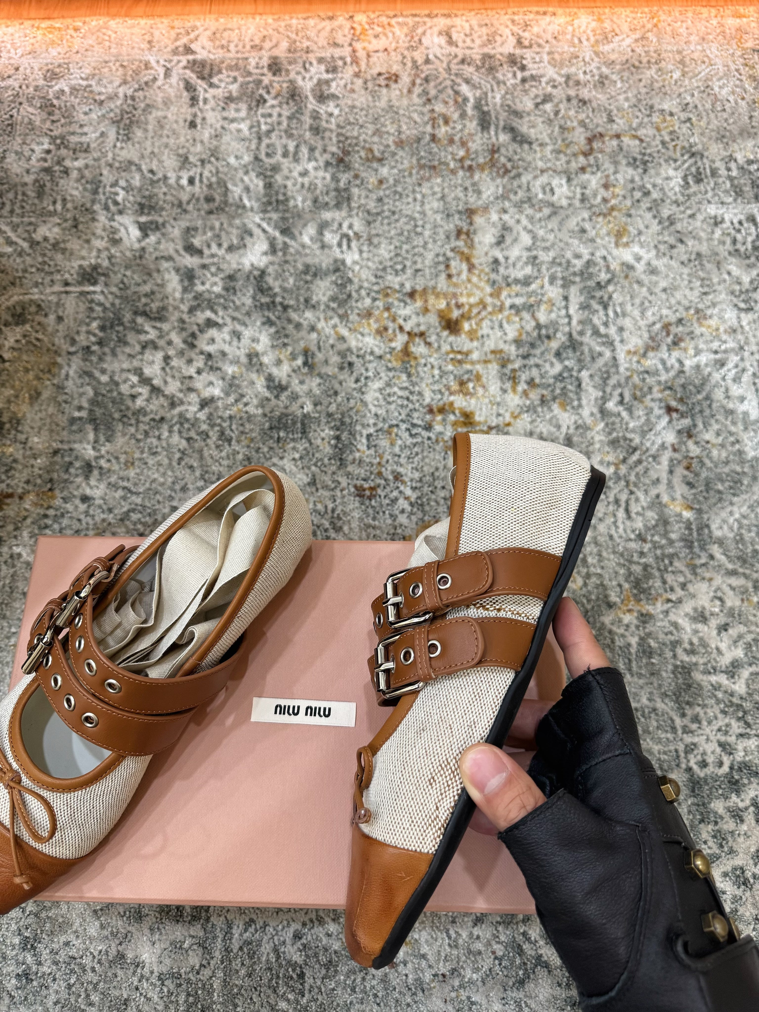 Miumiu 26ss  Ballet Flat Ivory Camel Canvas Cowhide 709811