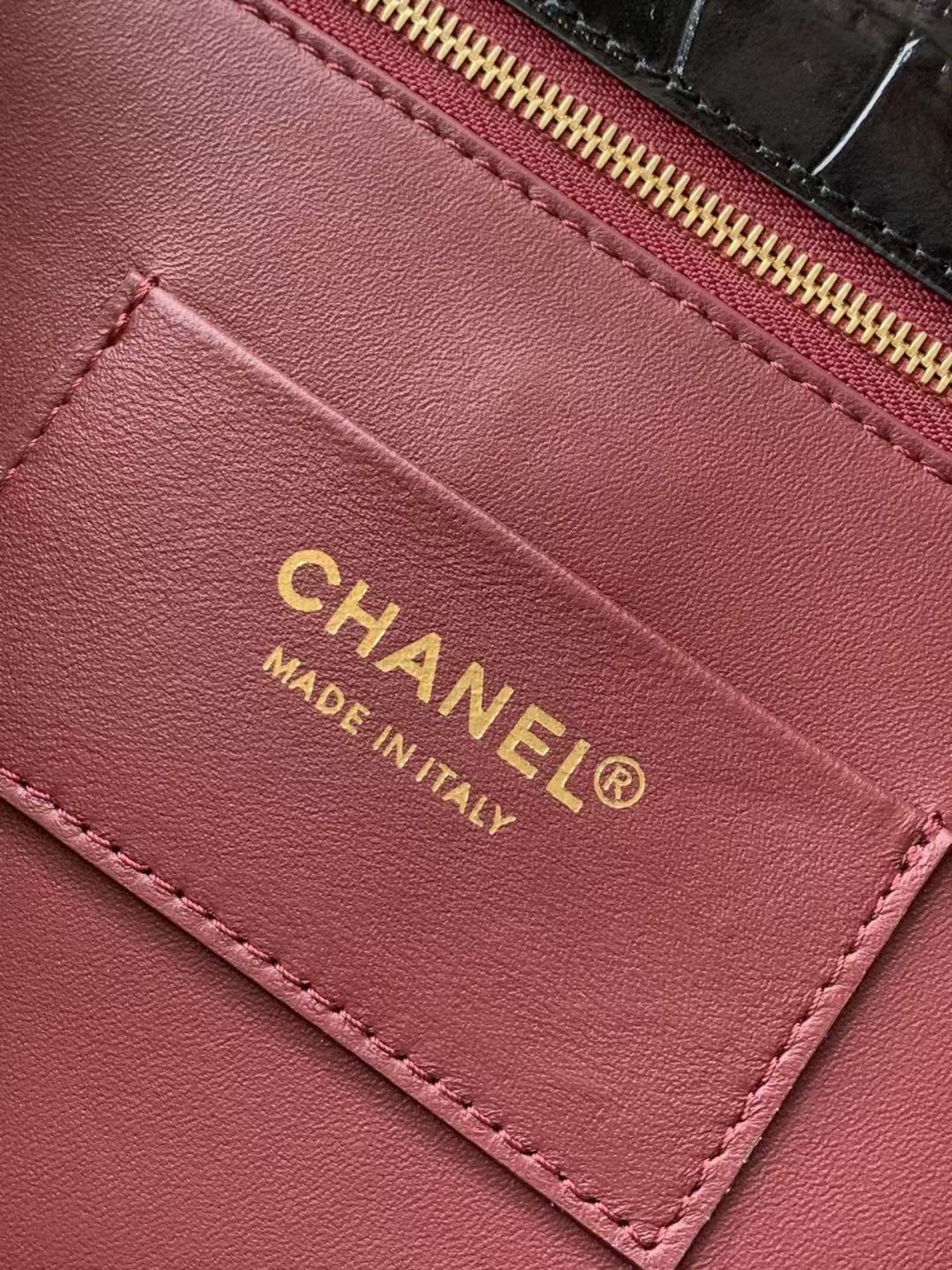Chanel 2026 Maxi Top Handle Bag 31cm Black Crocodile Embossed Leather