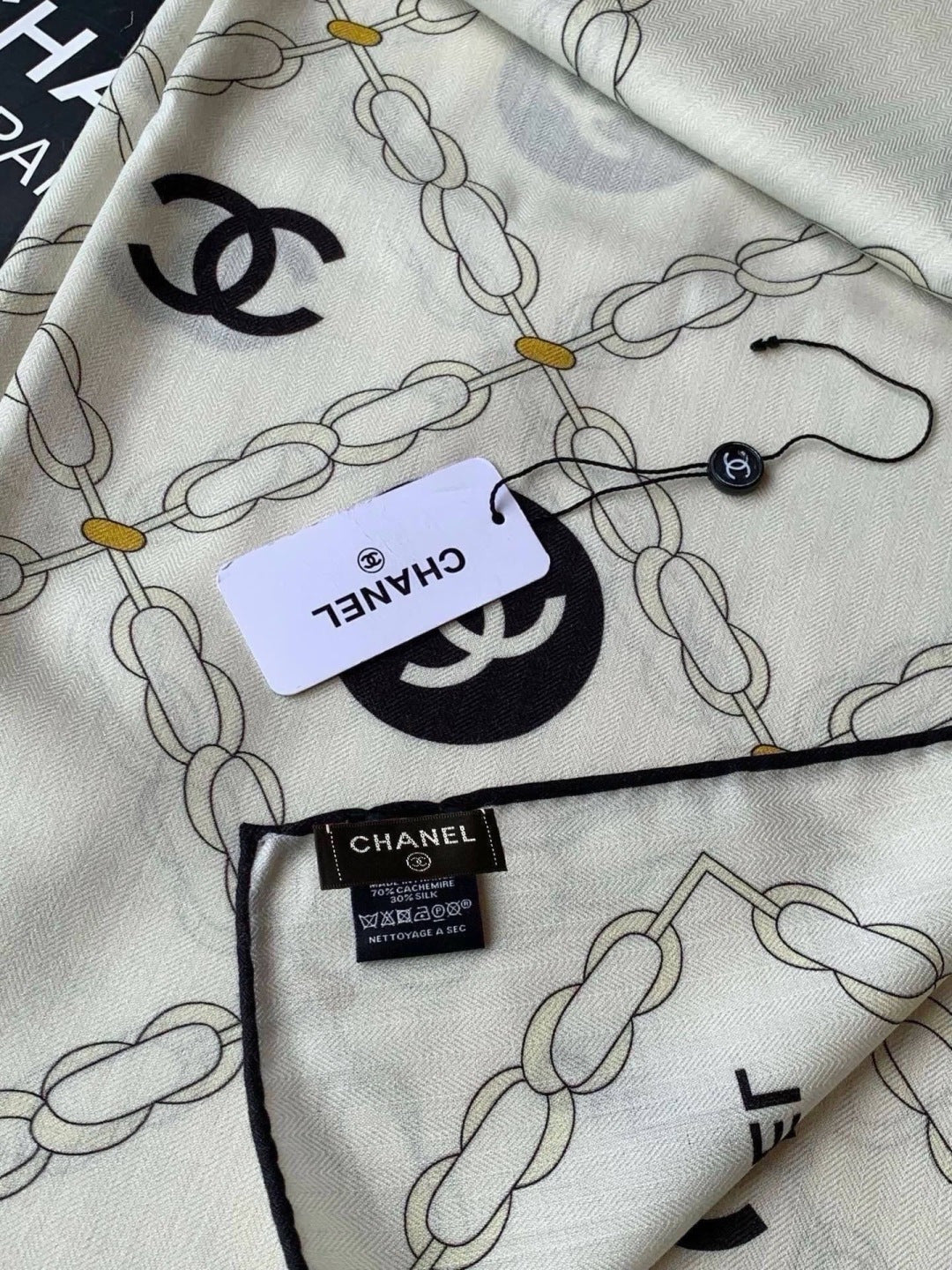 Chanel 2026 Crisscrossed Chain Pattern Scarf 135cm Silk And Cashmere 213763