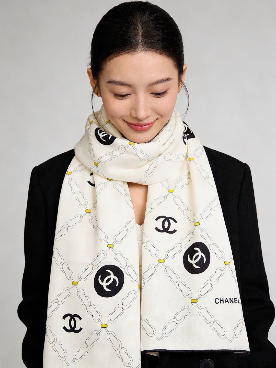 Chanel 2026 Crisscrossed Chain Pattern Scarf 135cm Silk And Cashmere 213763