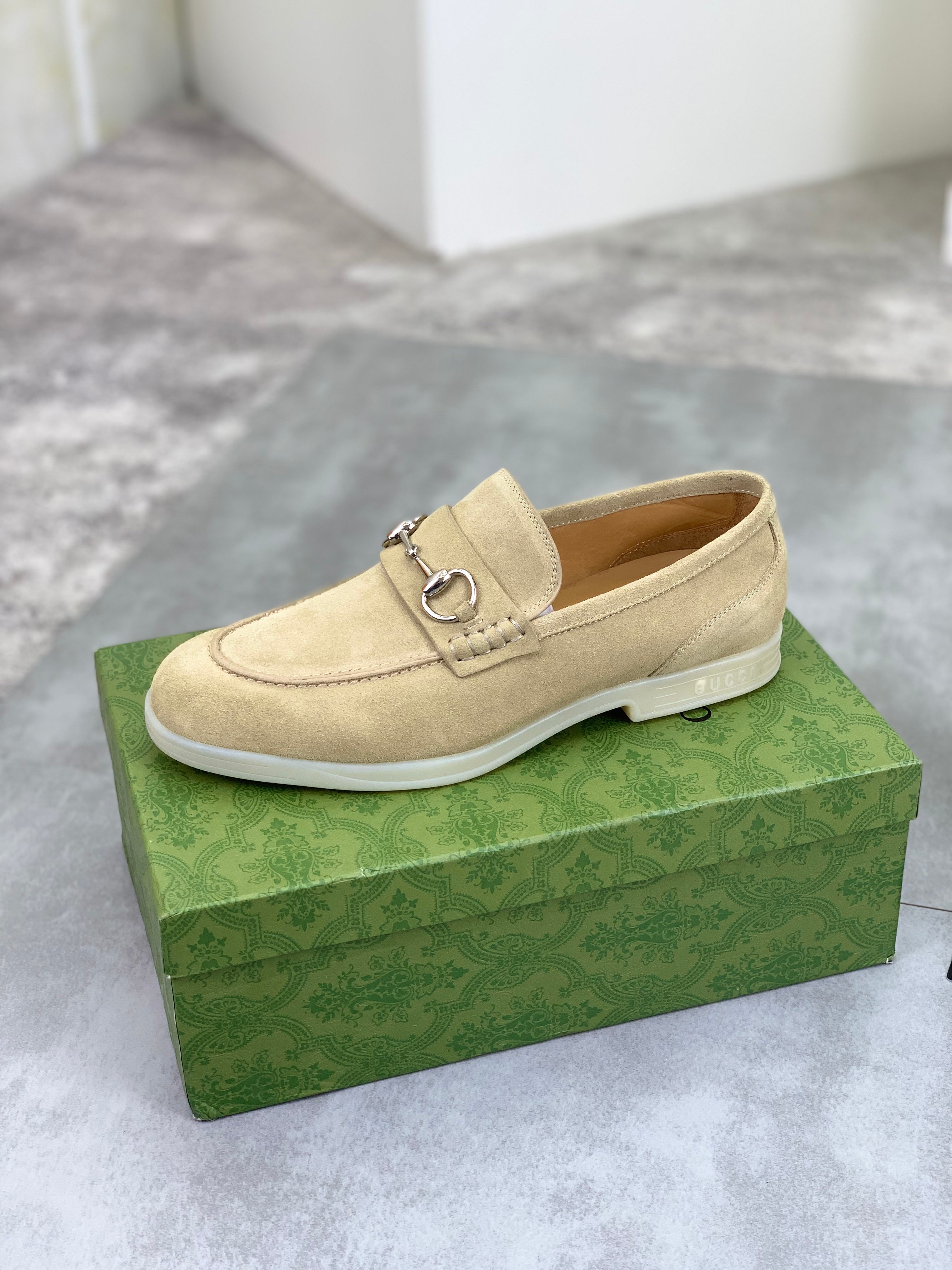 GG Men's Horsebit Loafer Beige Suede 524779