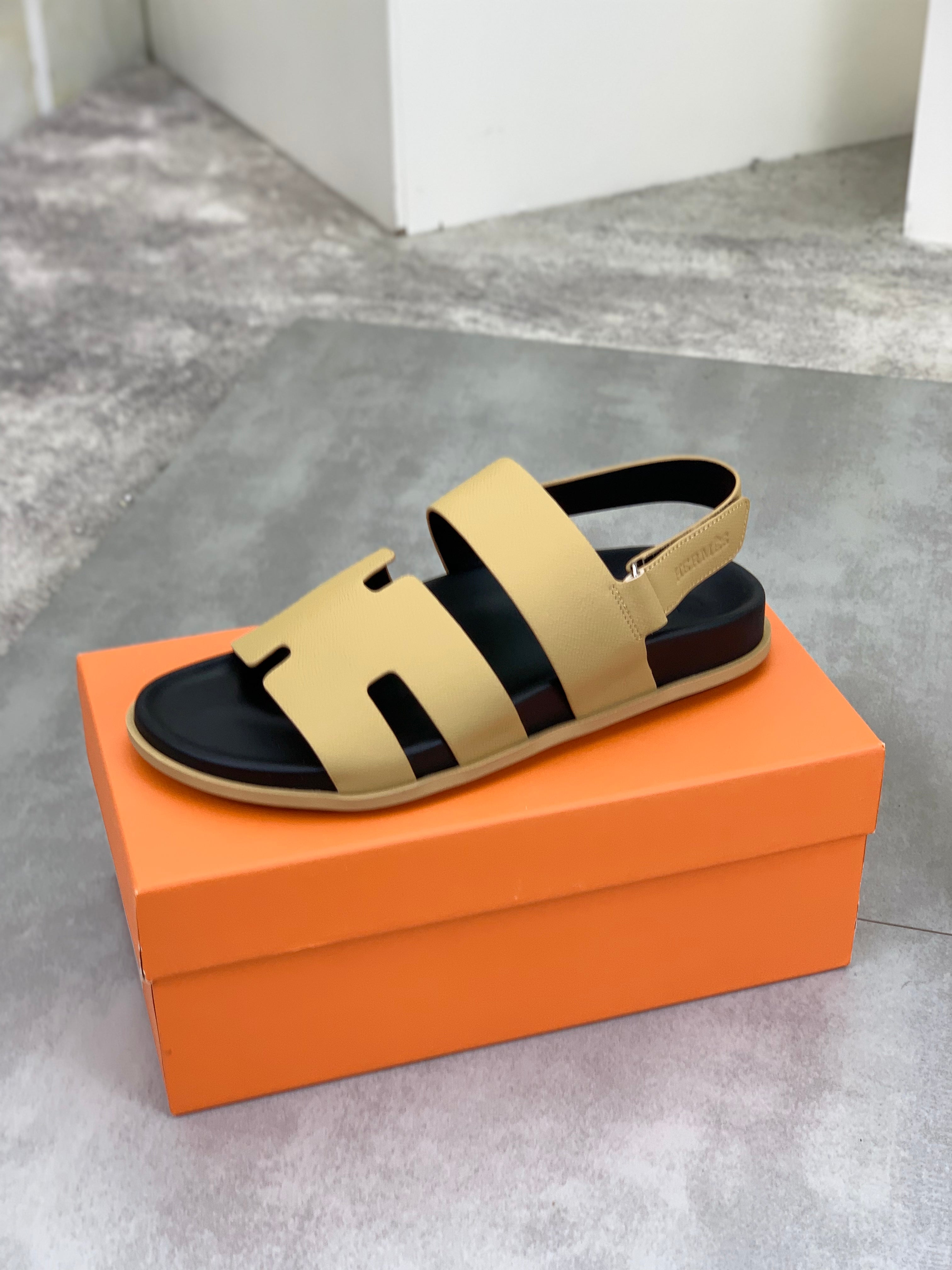 HM Men's Chypre Sandals Yellow Jasmine Calfskin 645503