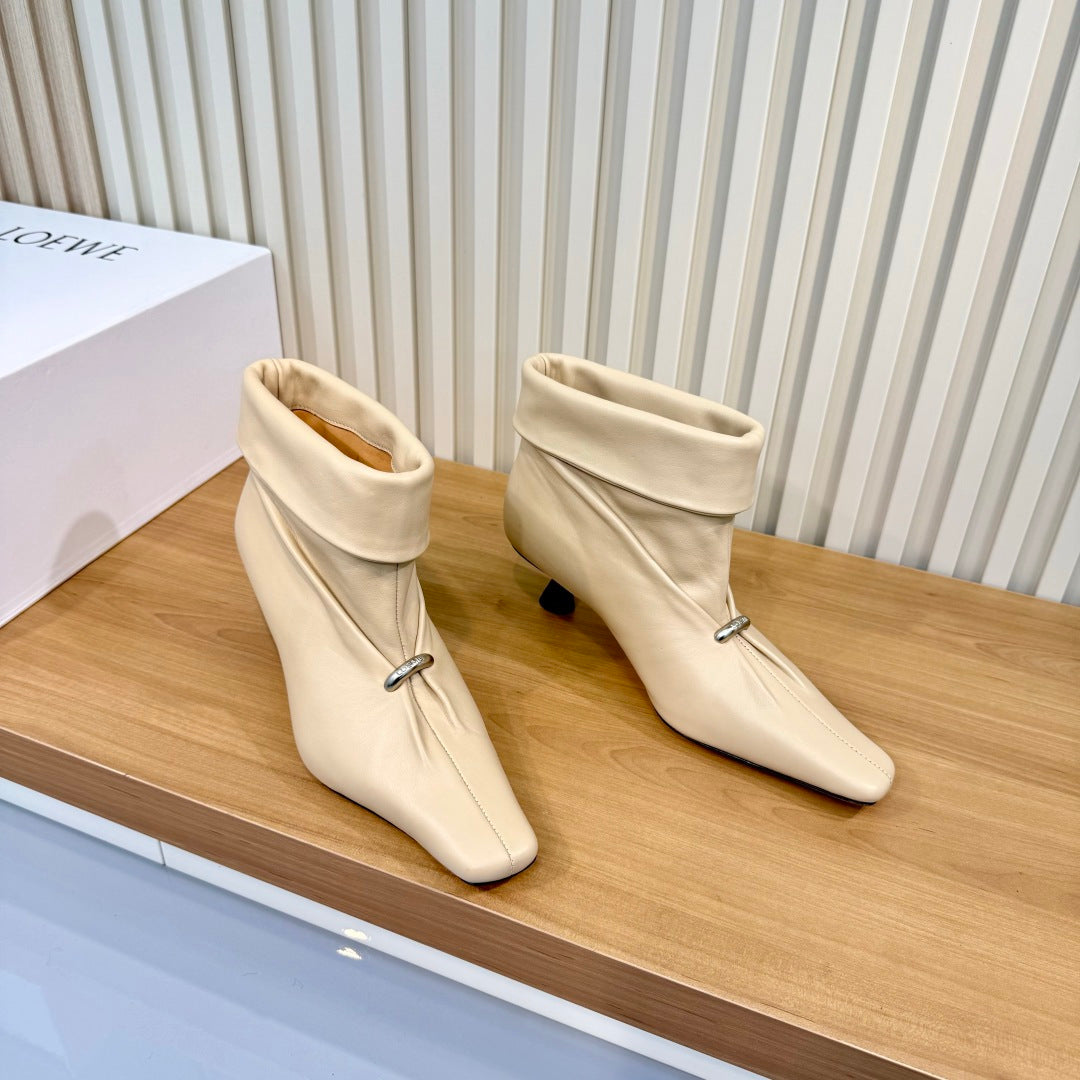 Loewe 2026 Pointed Toe Ankle Boots Leather 147542