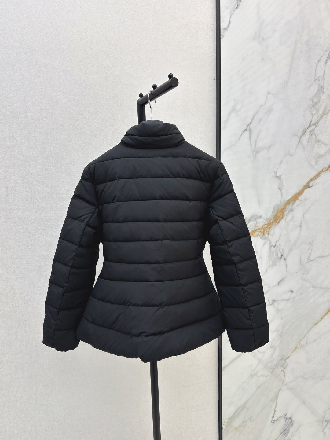 CD 25 Straight-Cut Puffer Jacket Cotton