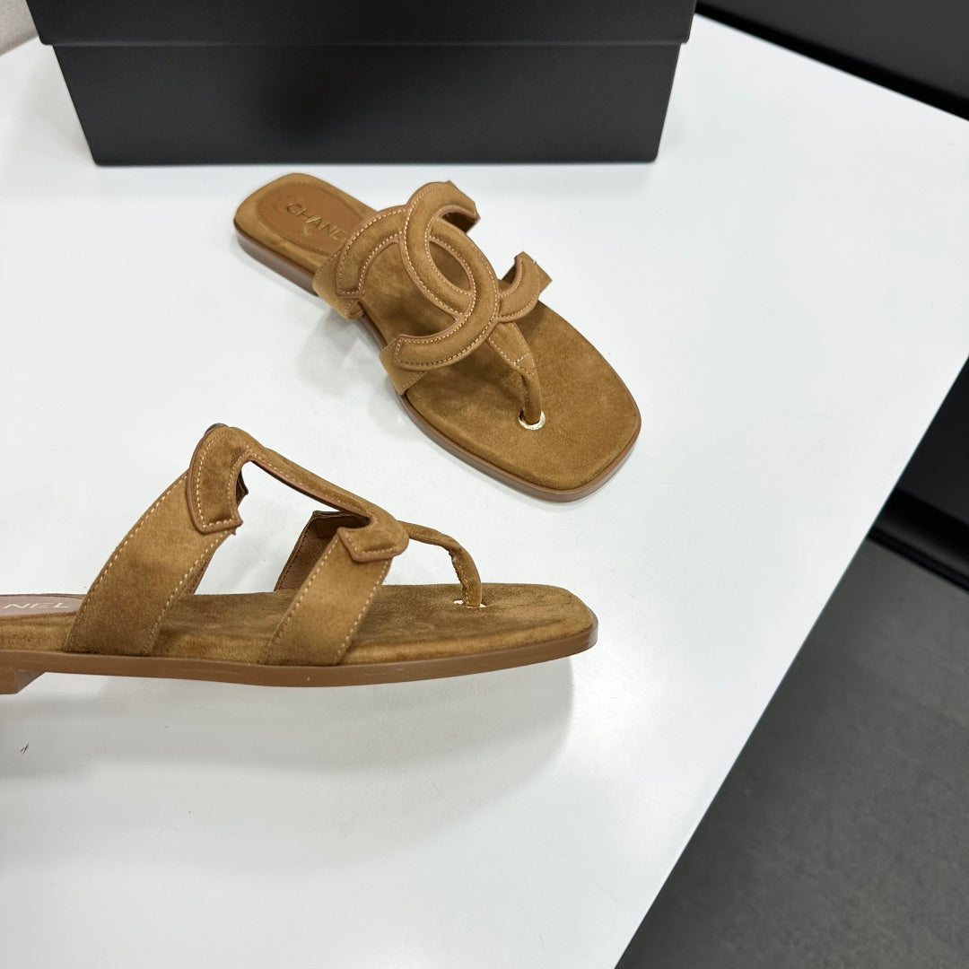 Chanel 2026 Flat Filp-Flops Leather Cowhide 822819
