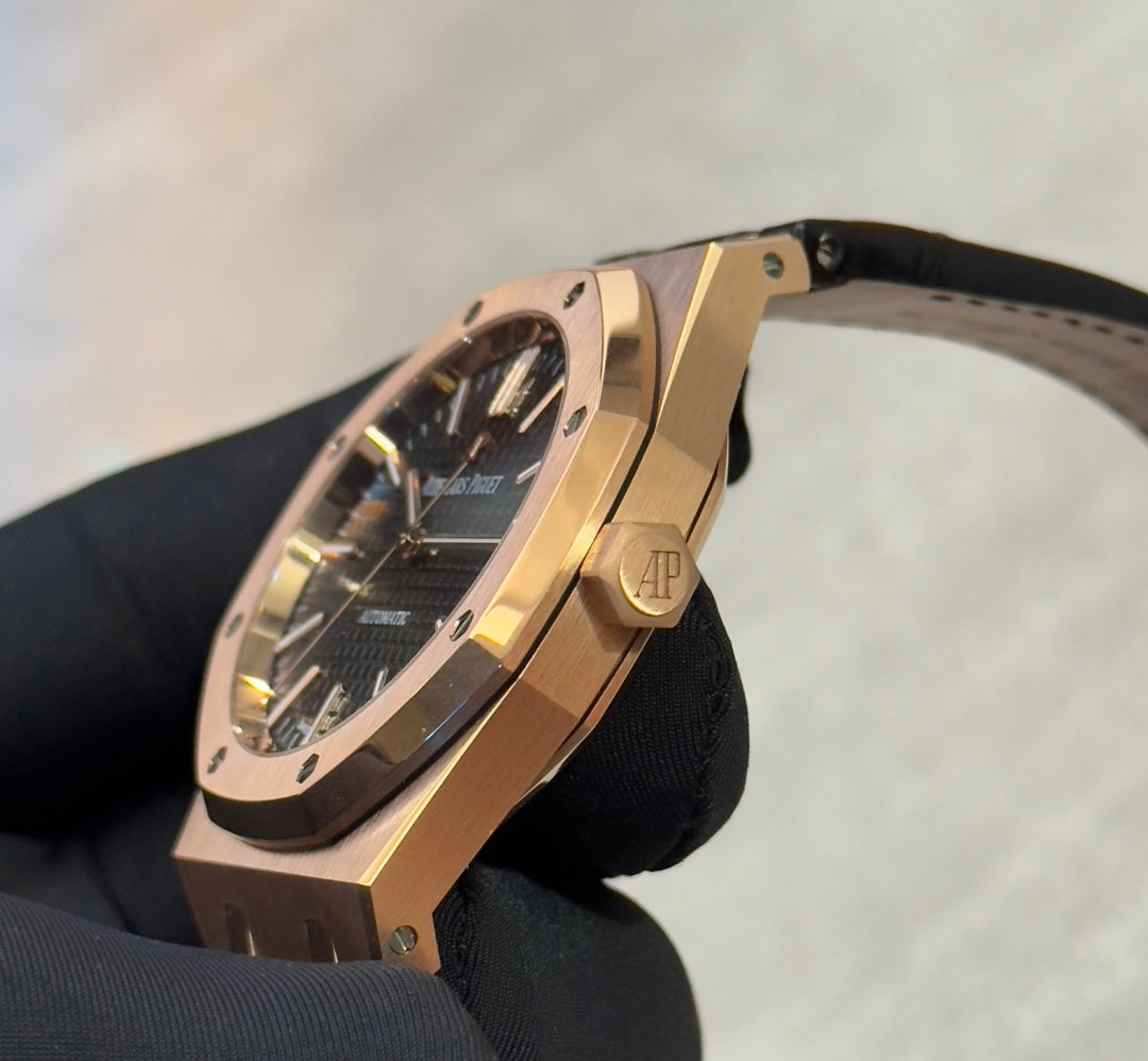 Audemars Piguet Royal Oak Selfwinding 41mm 15400OR Black Dial Leather Strap
