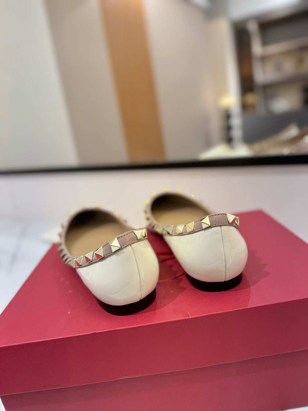 VT Rockstud Ballet Flat White Goatskin