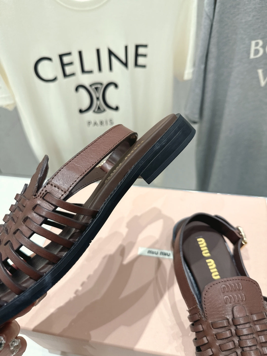 Miumiu 26ss Flat Sandals Brown Woven Cowhide 713122