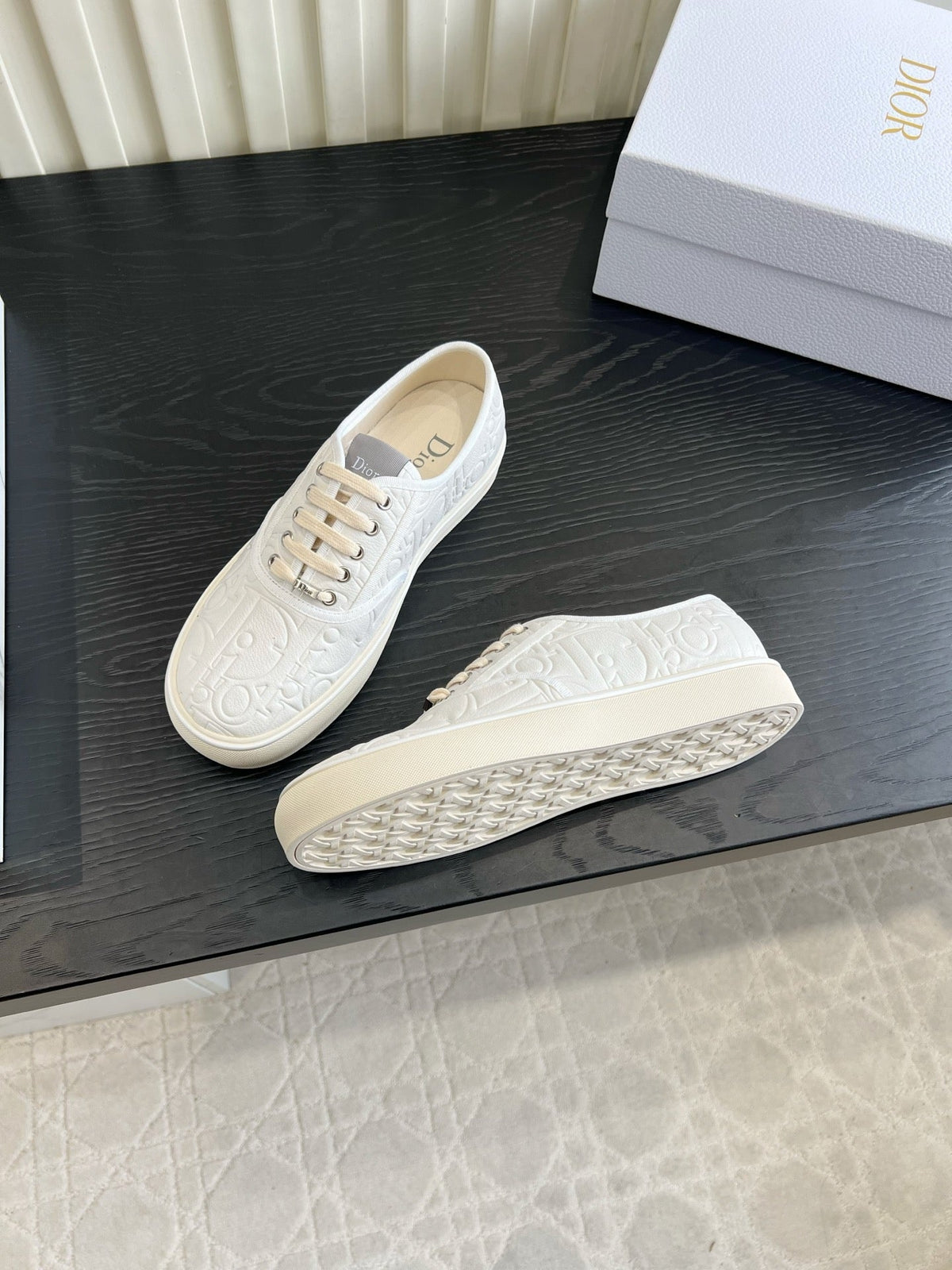 Dior 2026 Saltwind Sneakers Cowhide 977538