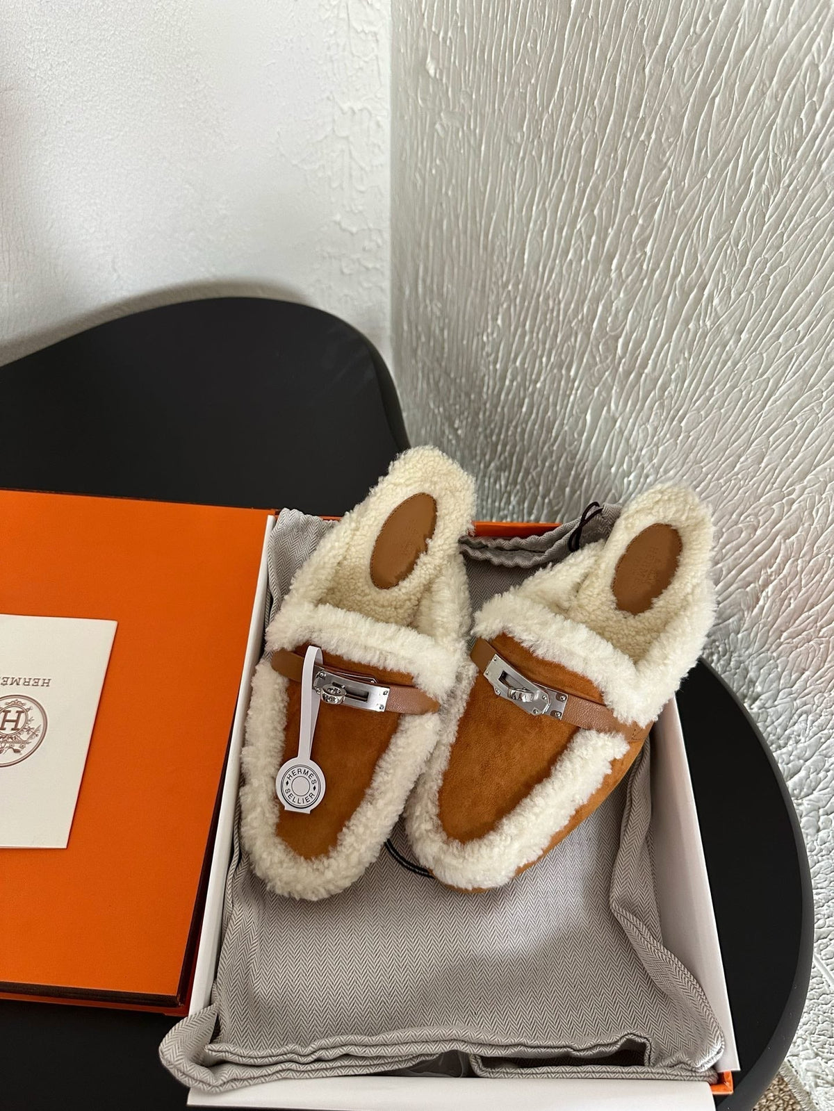 HM Oz Mule Caramel Mix White Suede Lined With Wool Fleece  961092