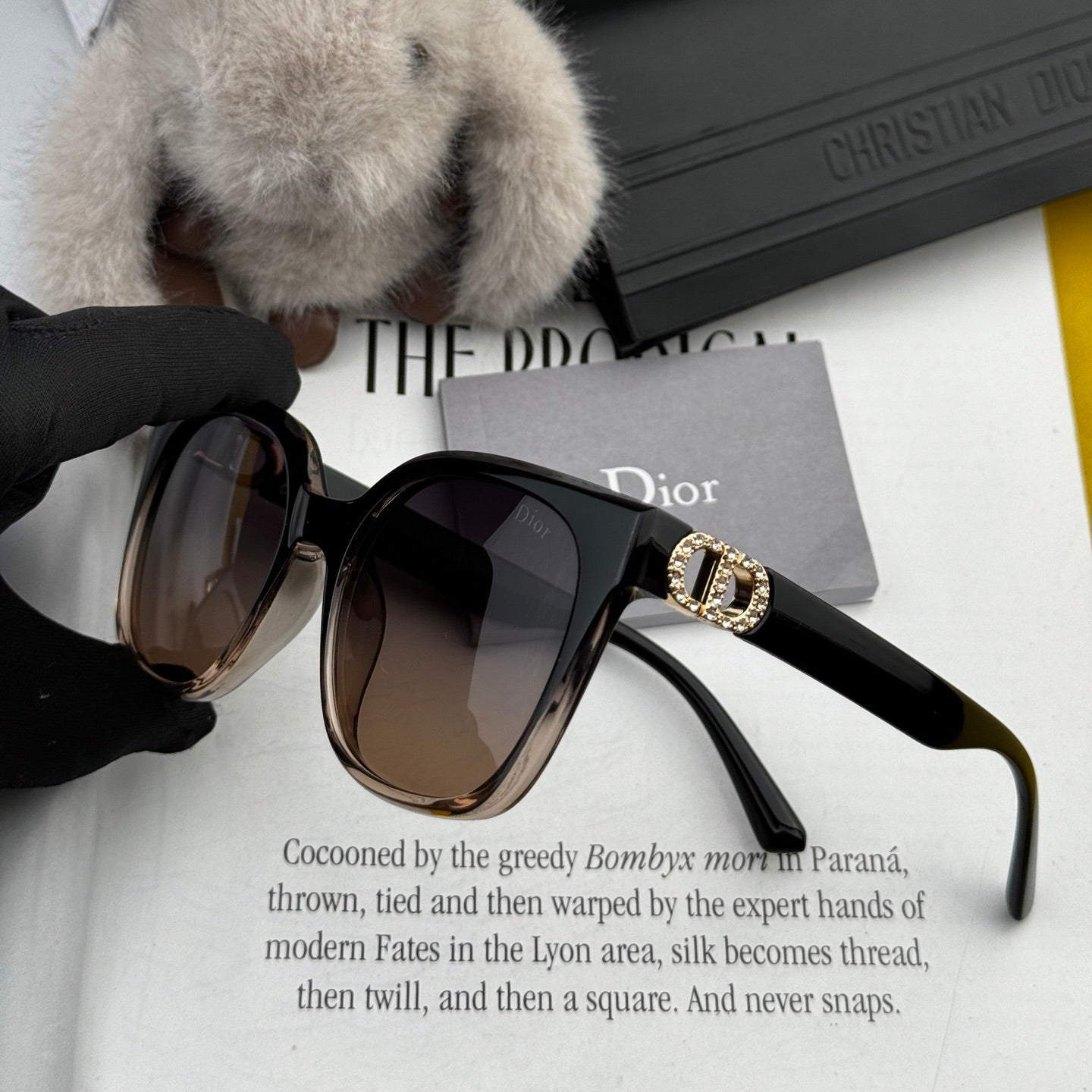 MONTAIGNE SUNGLASS CD8635 IN ACETATE
